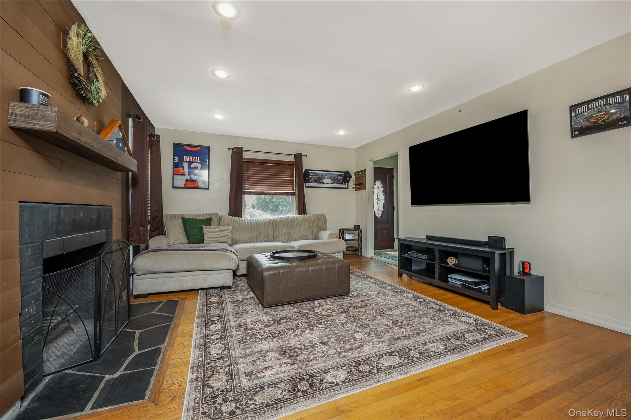 Single Family Southside Avenue Nassau County, NY 11520, MLS-1023706-8