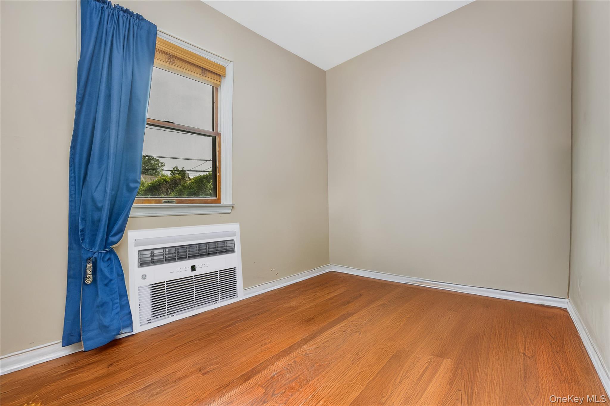 Single Family Overton Street  Nassau County, NY 11520, MLS-1023732-17