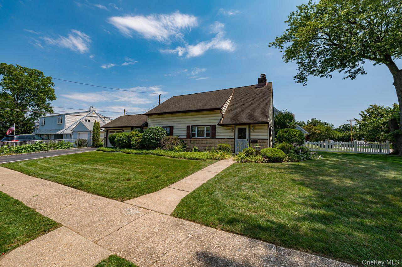Single Family Wilson Lane Nassau County, NY 11554, MLS-1023768-3