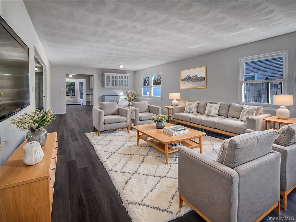 Single Family Frost Valley Drive Suffolk County, NY 11772, MLS-1023843-2