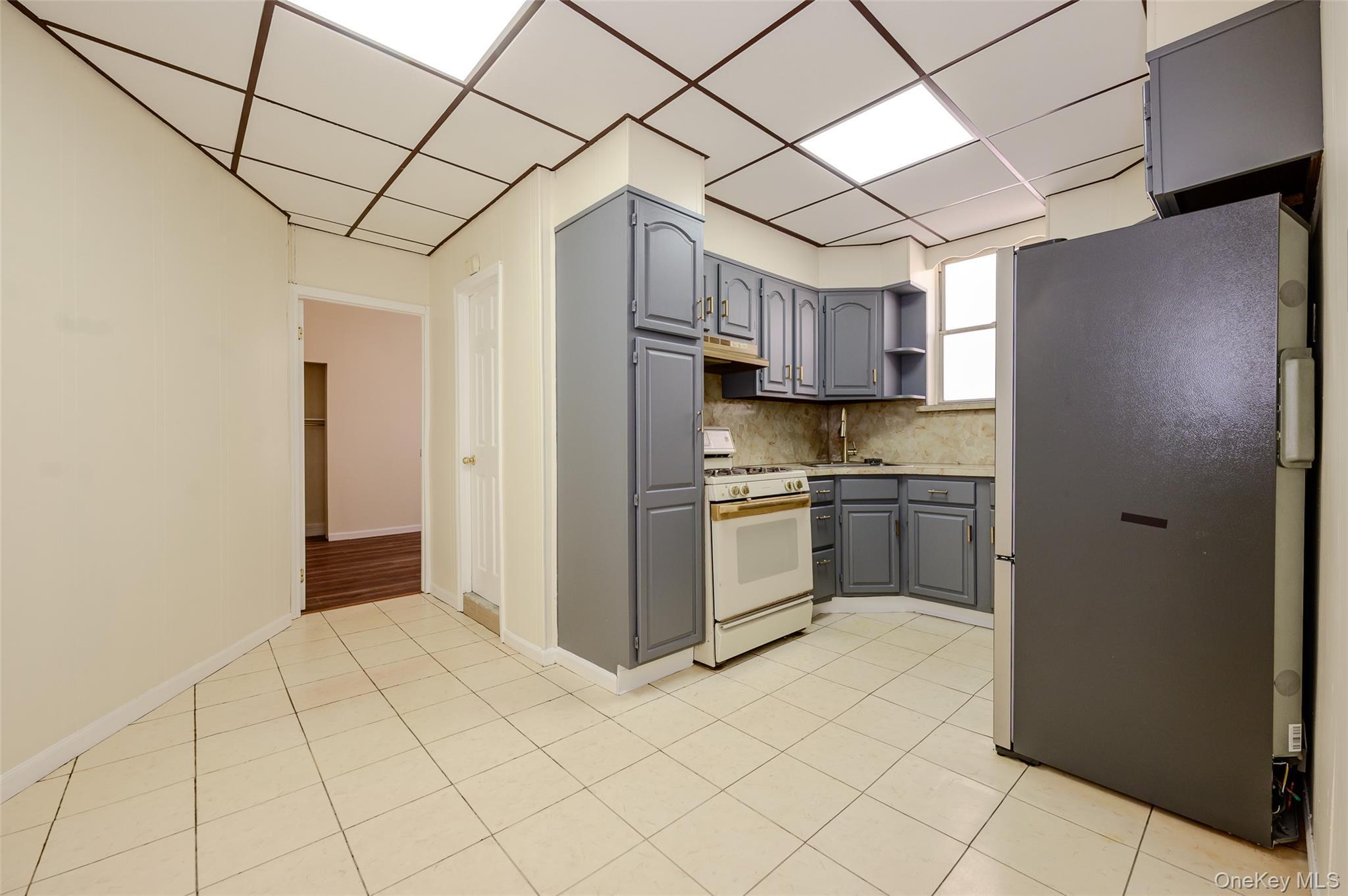 Single Family E 2nd Street Brooklyn, NY 11218, MLS-1023847-8