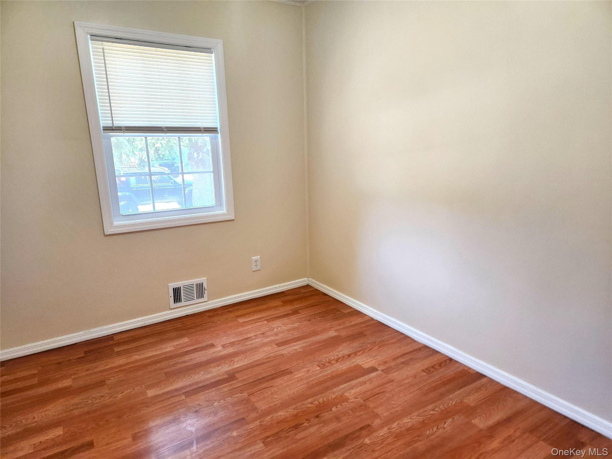 Single Family Pace Avenue Suffolk County, NY 11713, MLS-1023865-11