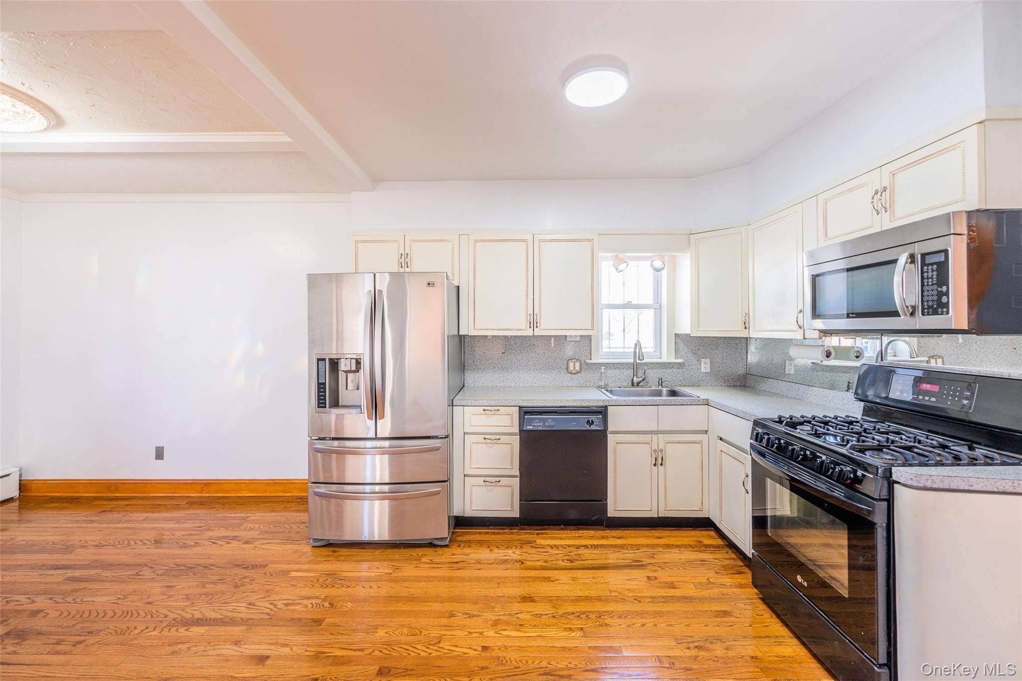 Single Family 168th Street Queens, NY 11365, MLS-1023875-15