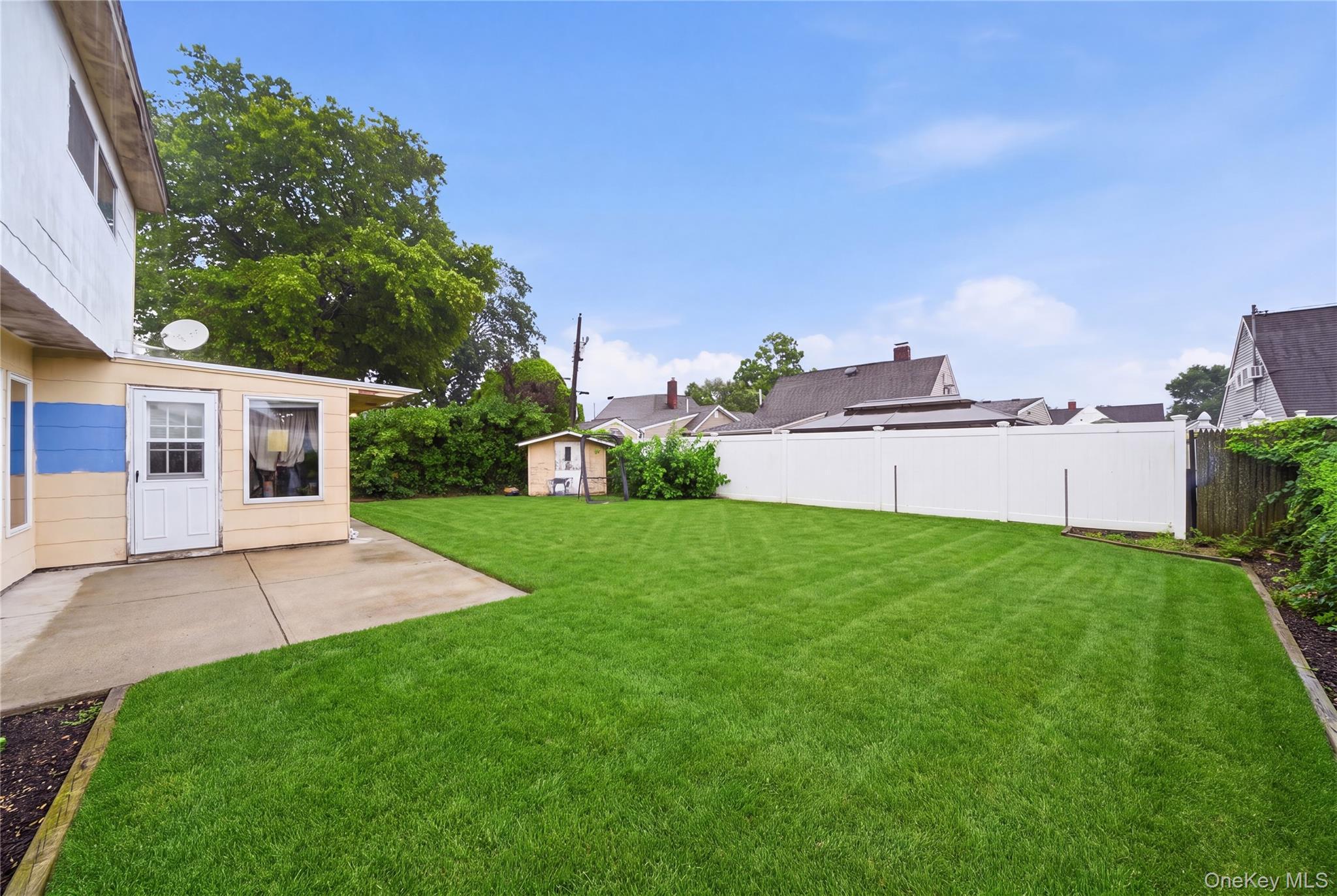 Single Family Duckpond Drive N  Nassau County, NY 11793, MLS-1023886-25