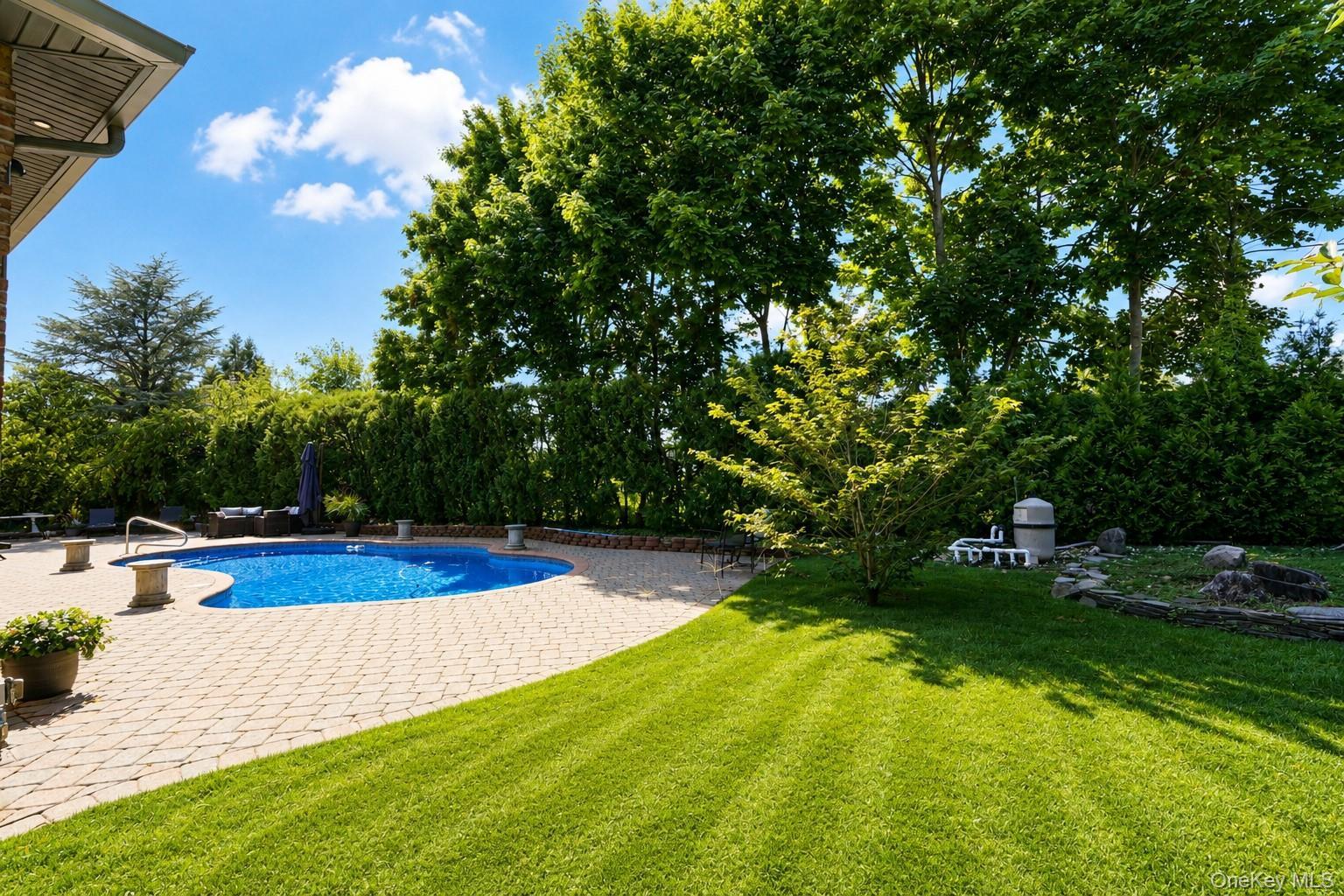 Single Family Nicolosi Drive Staten Island, NY 10312, MLS-1023913-10