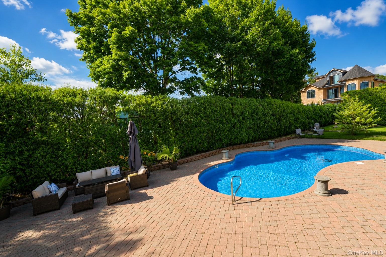 Single Family Nicolosi Drive Staten Island, NY 10312, MLS-1023913-11