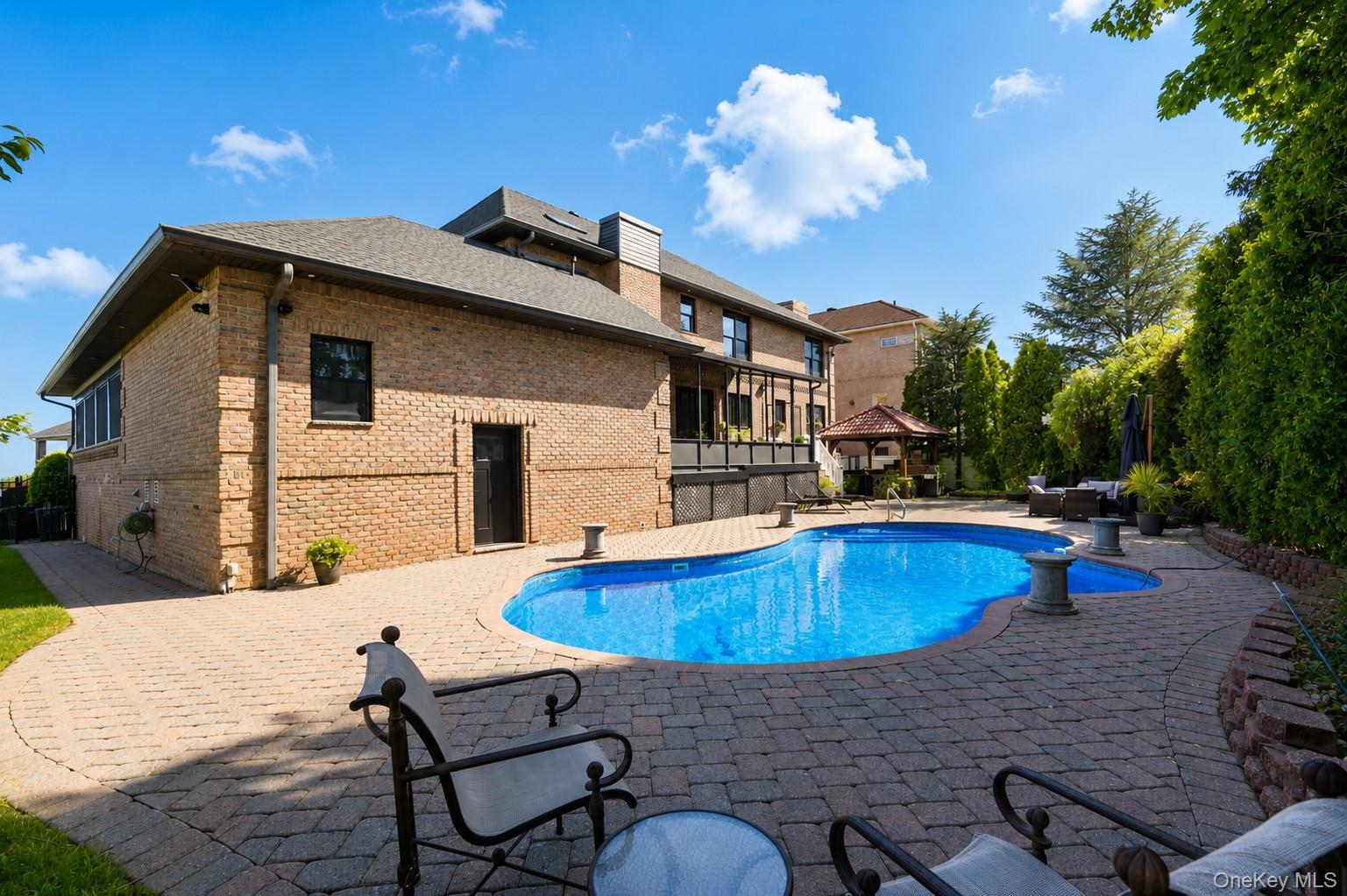Single Family Nicolosi Drive Staten Island, NY 10312, MLS-1023913-12
