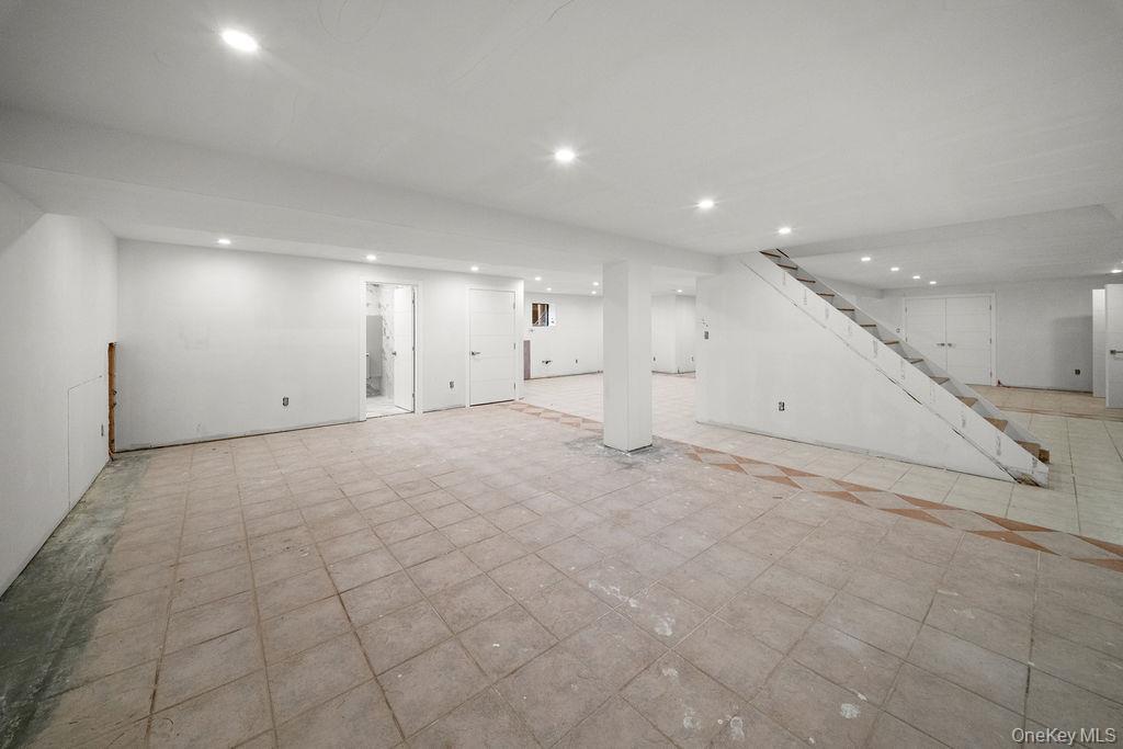 Single Family Nicolosi Drive Staten Island, NY 10312, MLS-1023913-22