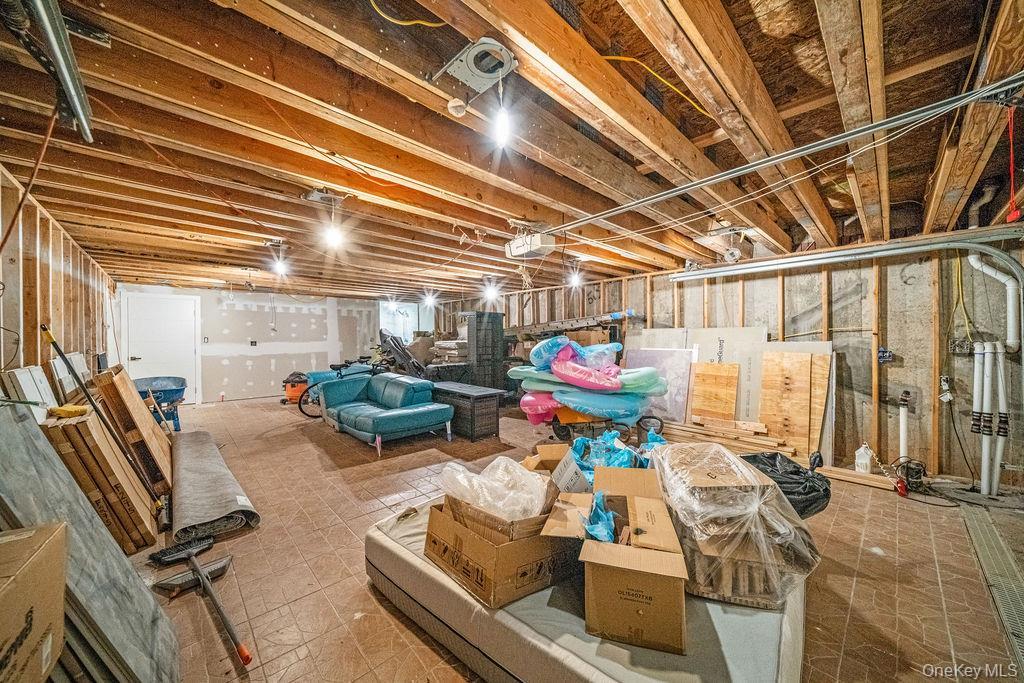 Single Family Nicolosi Drive  Staten Island, NY 10312, MLS-1023913-50