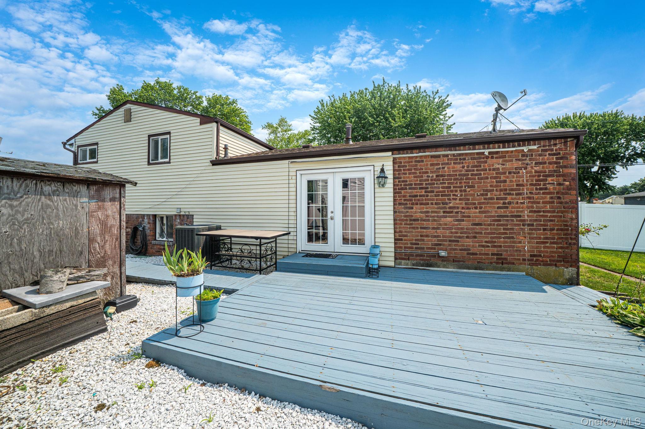 Single Family W 23rd Street  Suffolk County, NY 11729, MLS-1023928-21