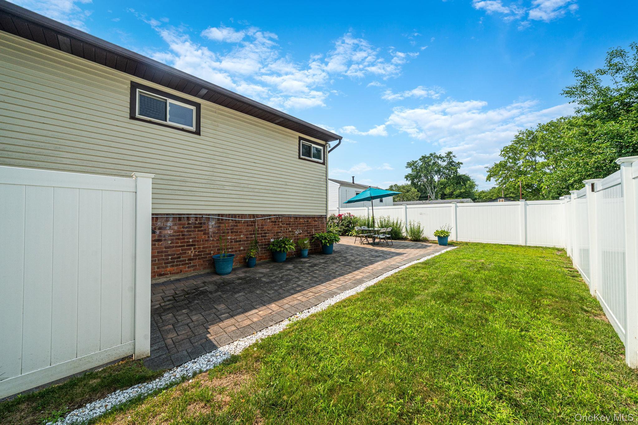 Single Family W 23rd Street  Suffolk County, NY 11729, MLS-1023928-25