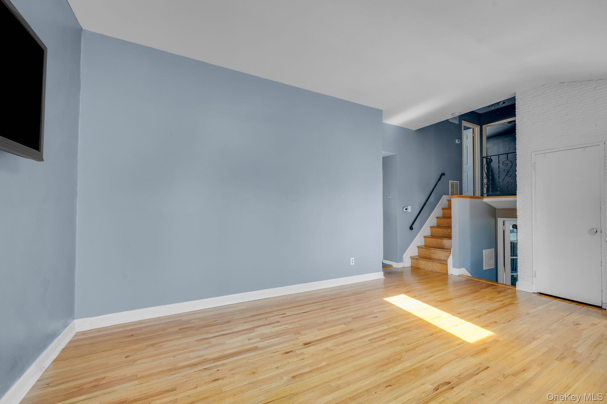 Single Family W 23rd Street  Suffolk County, NY 11729, MLS-1023928-4