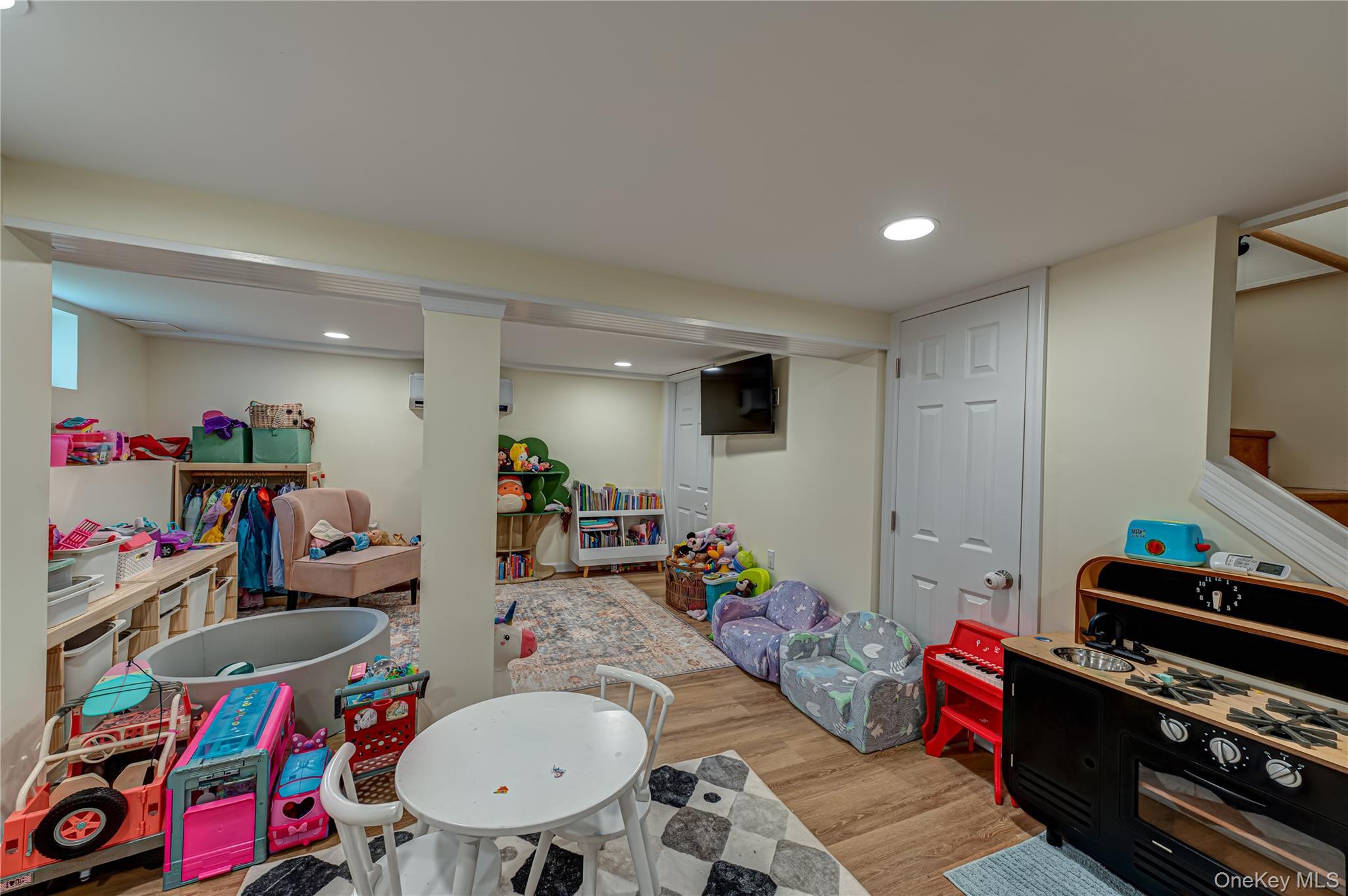 Single Family Bay 3rd Street Suffolk County, NY 11751, MLS-1023939-15