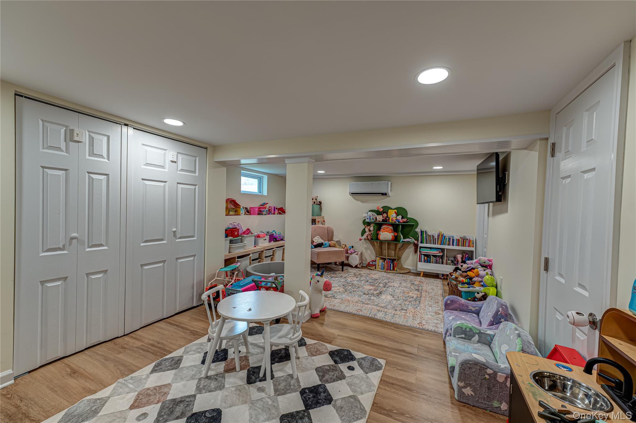 Single Family Bay 3rd Street Suffolk County, NY 11751, MLS-1023939-16