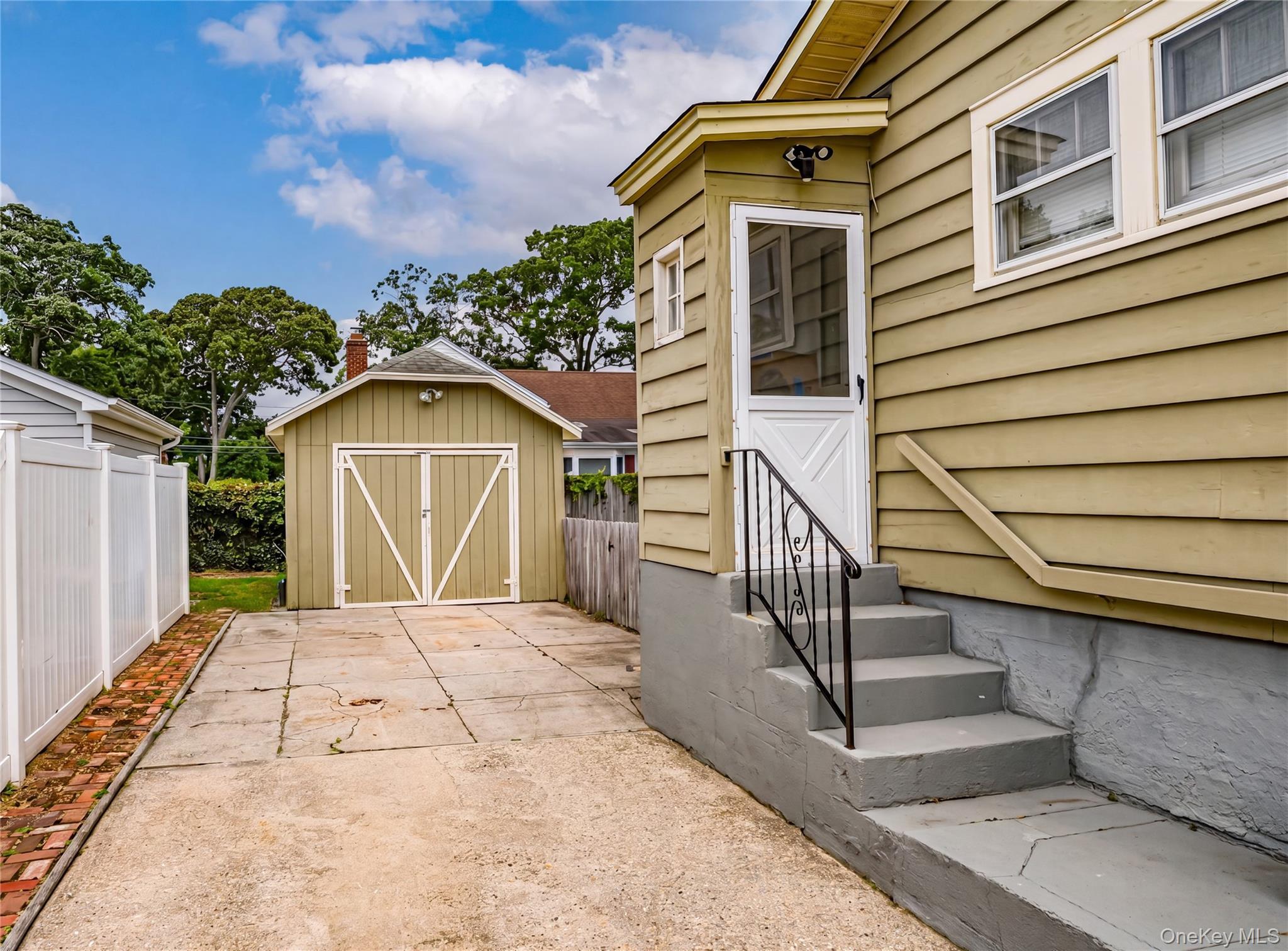 Single Family Bay 3rd Street Suffolk County, NY 11751, MLS-1023939-3