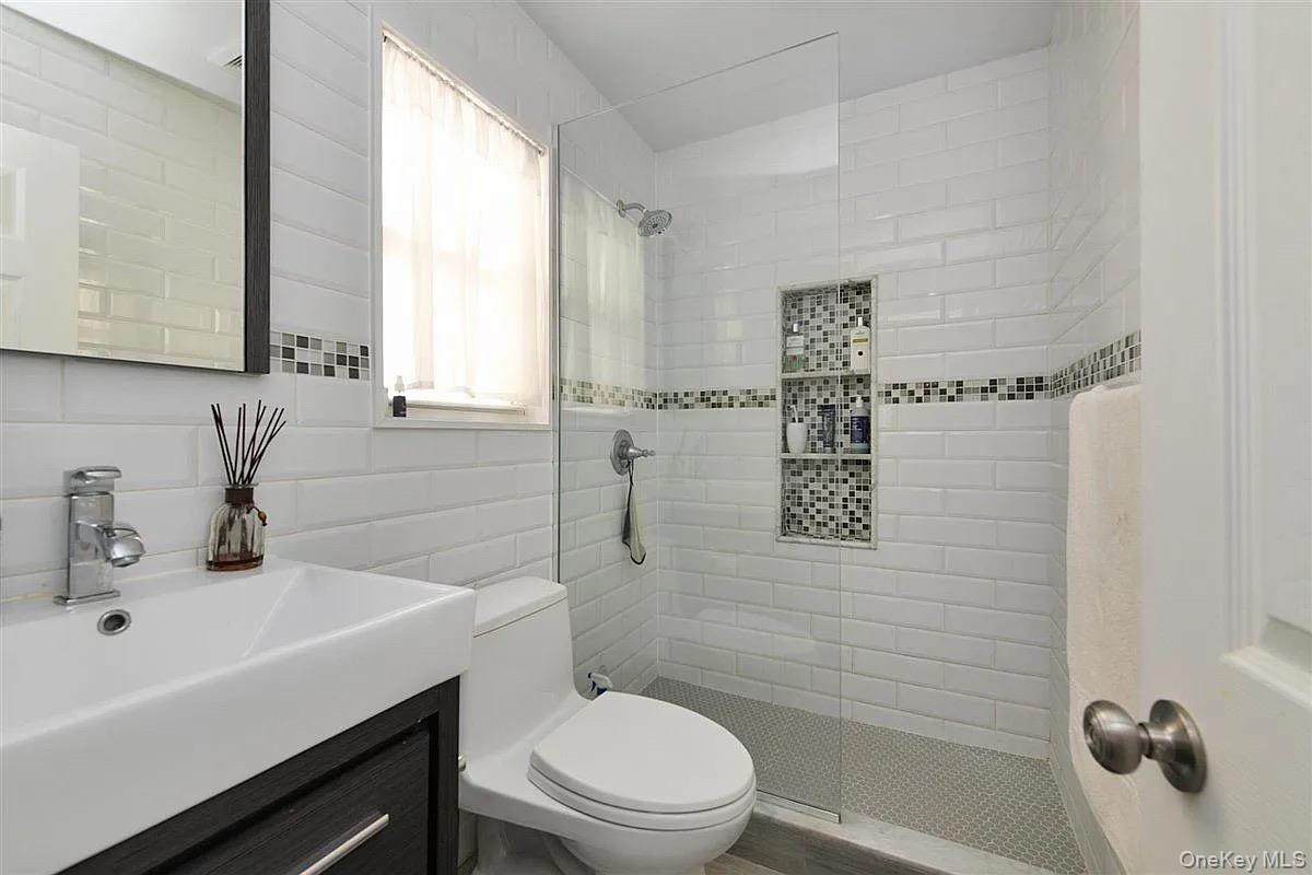 Single Family 201st Street  Queens, NY 11361, MLS-1023954-10