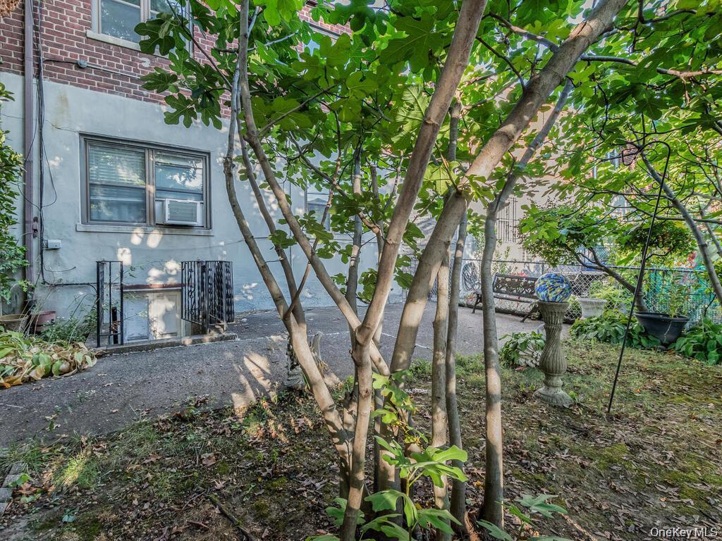 Single Family Williamsbridge Road Bronx, NY 10461, MLS-1023955-22