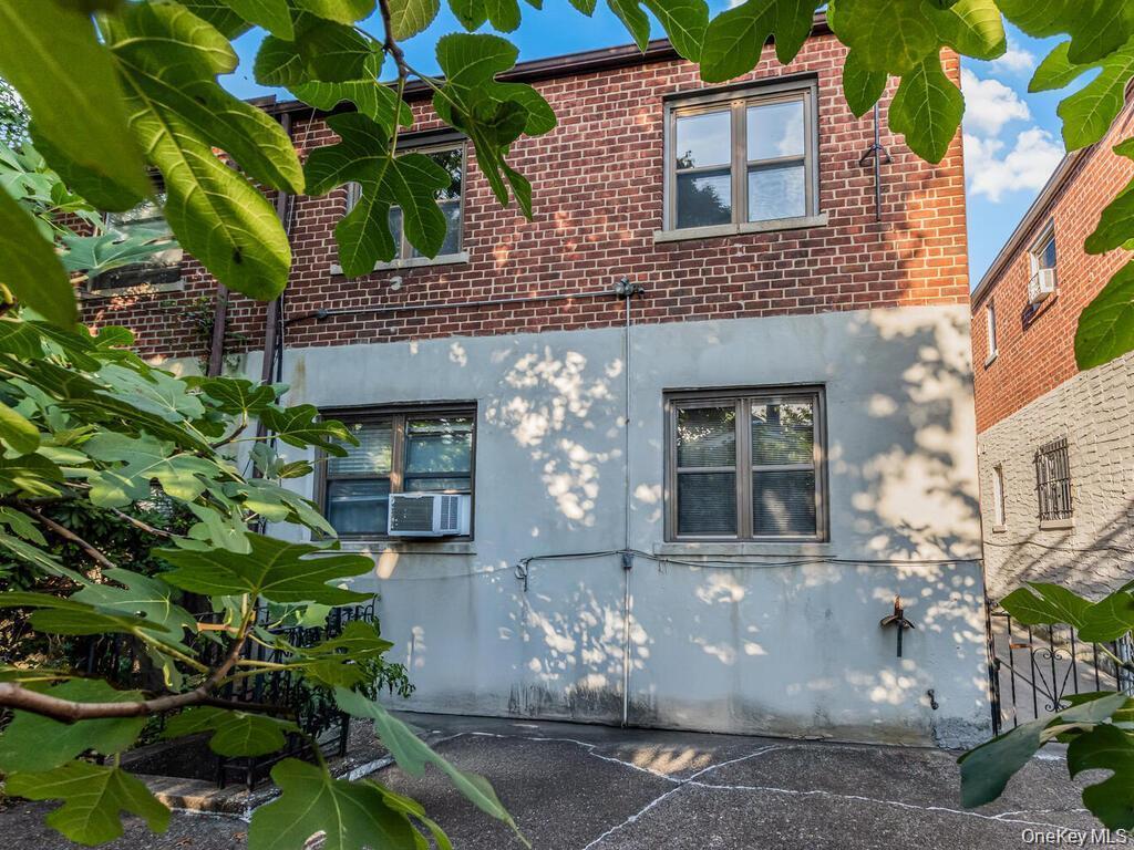 Single Family Williamsbridge Road  Bronx, NY 10461, MLS-1023955-23