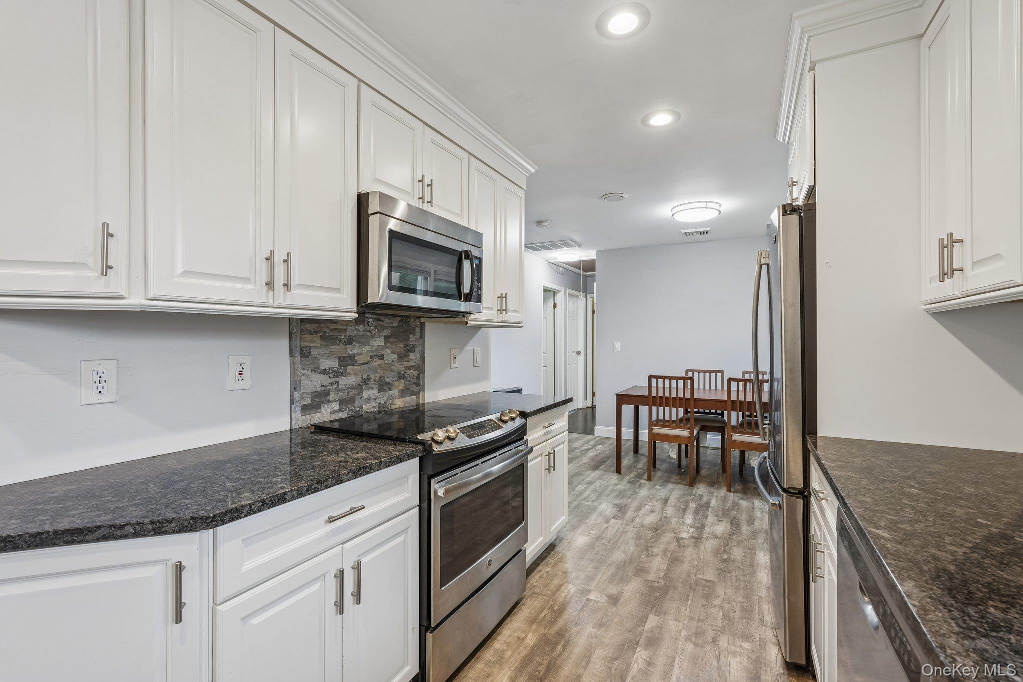 Single Family Warren Avenue  Westchester County, NY 10594, MLS-1023960-15