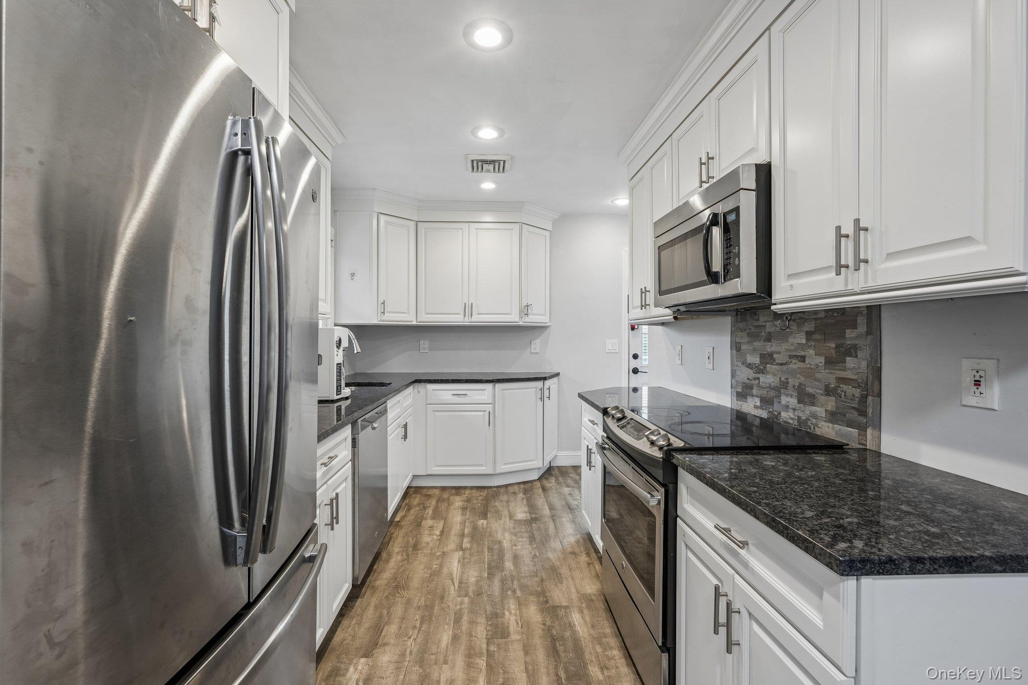 Single Family Warren Avenue  Westchester County, NY 10594, MLS-1023960-16