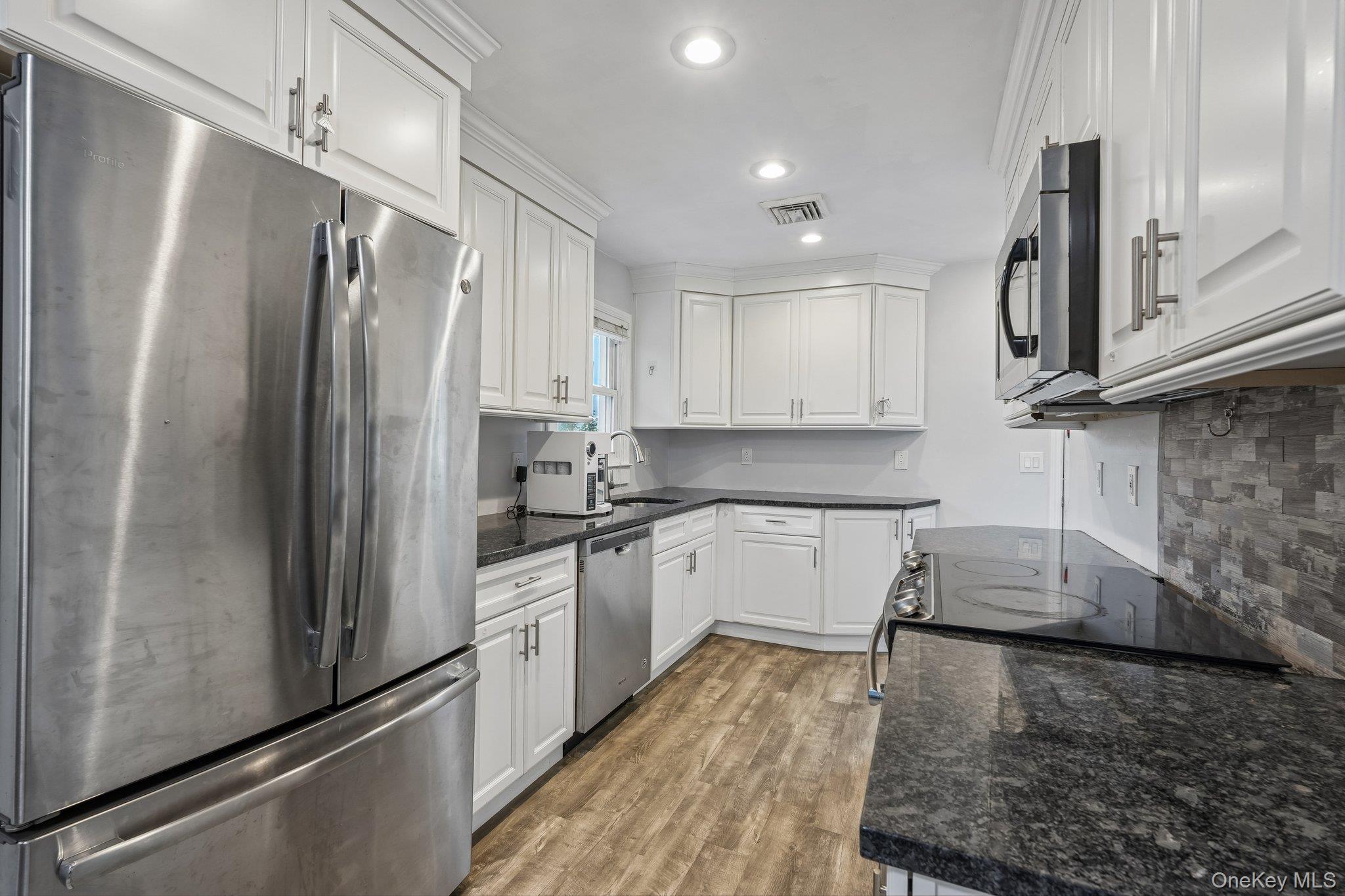 Single Family Warren Avenue  Westchester County, NY 10594, MLS-1023960-17