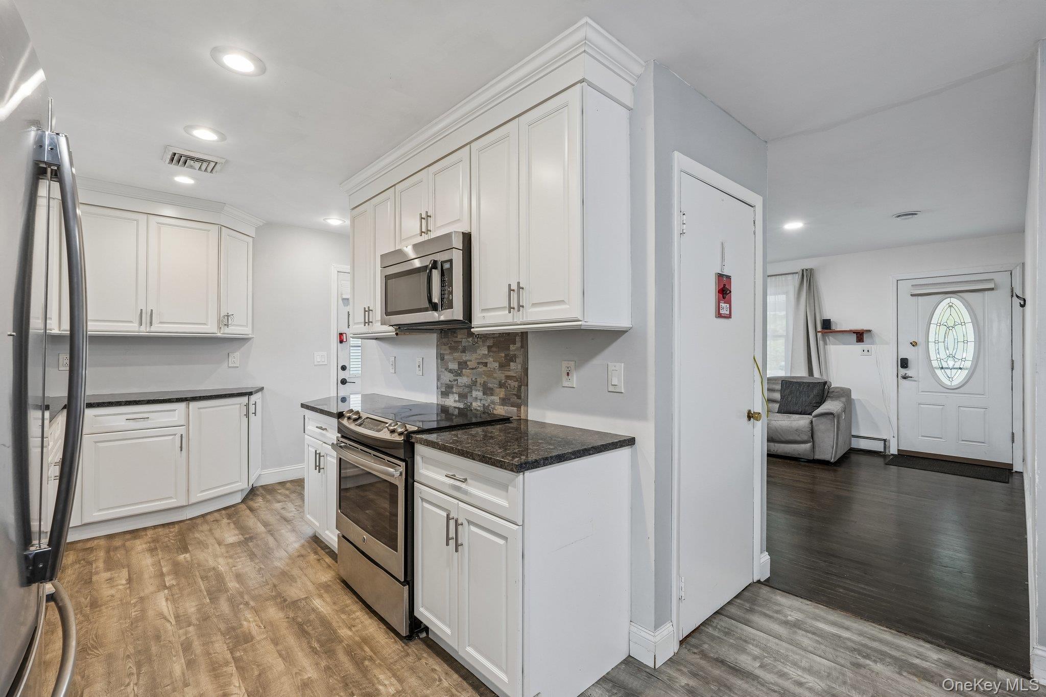 Single Family Warren Avenue  Westchester County, NY 10594, MLS-1023960-18