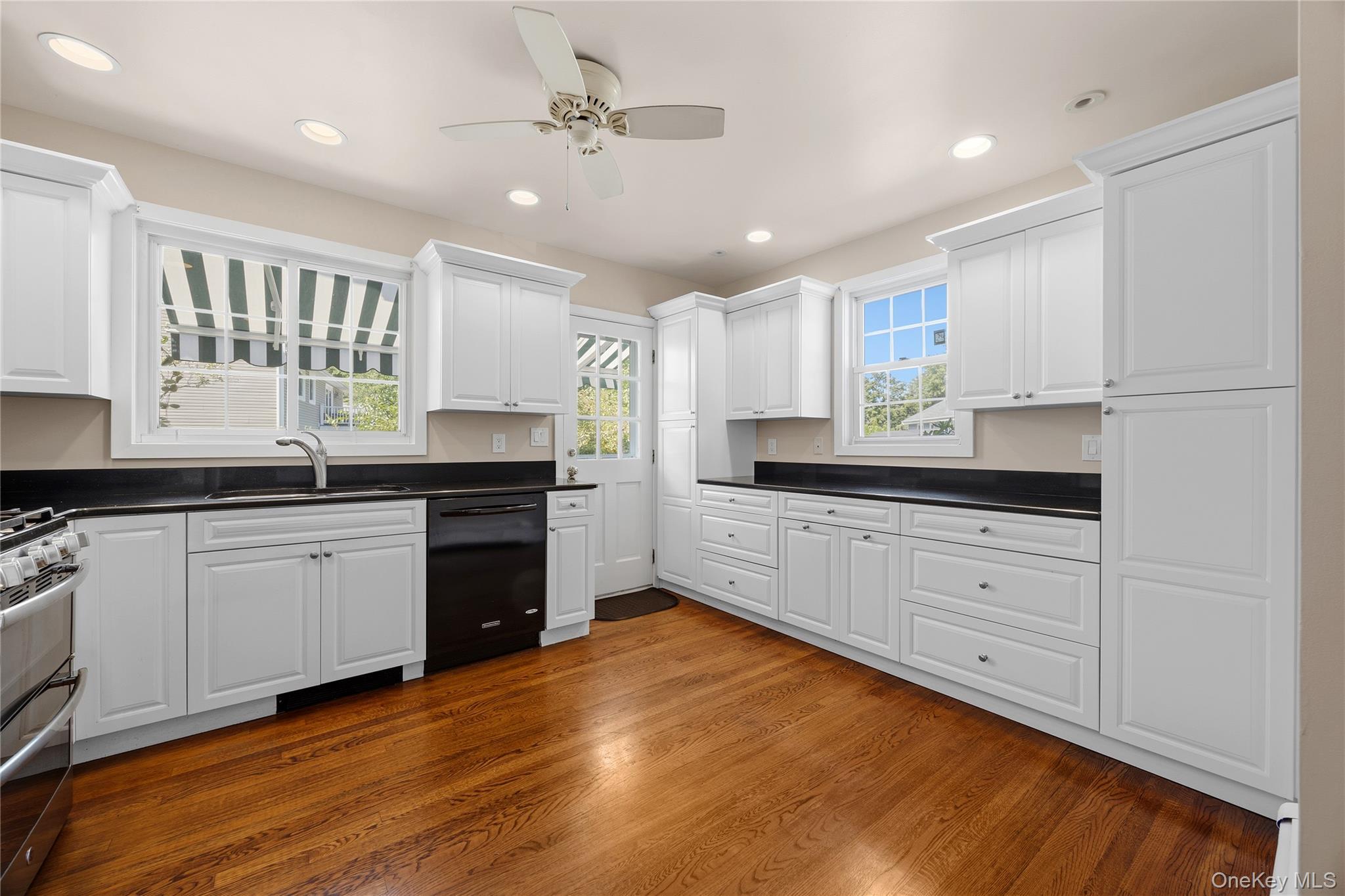 Single Family Chappaqua Road  Westchester County, NY 10510, MLS-1023977-15