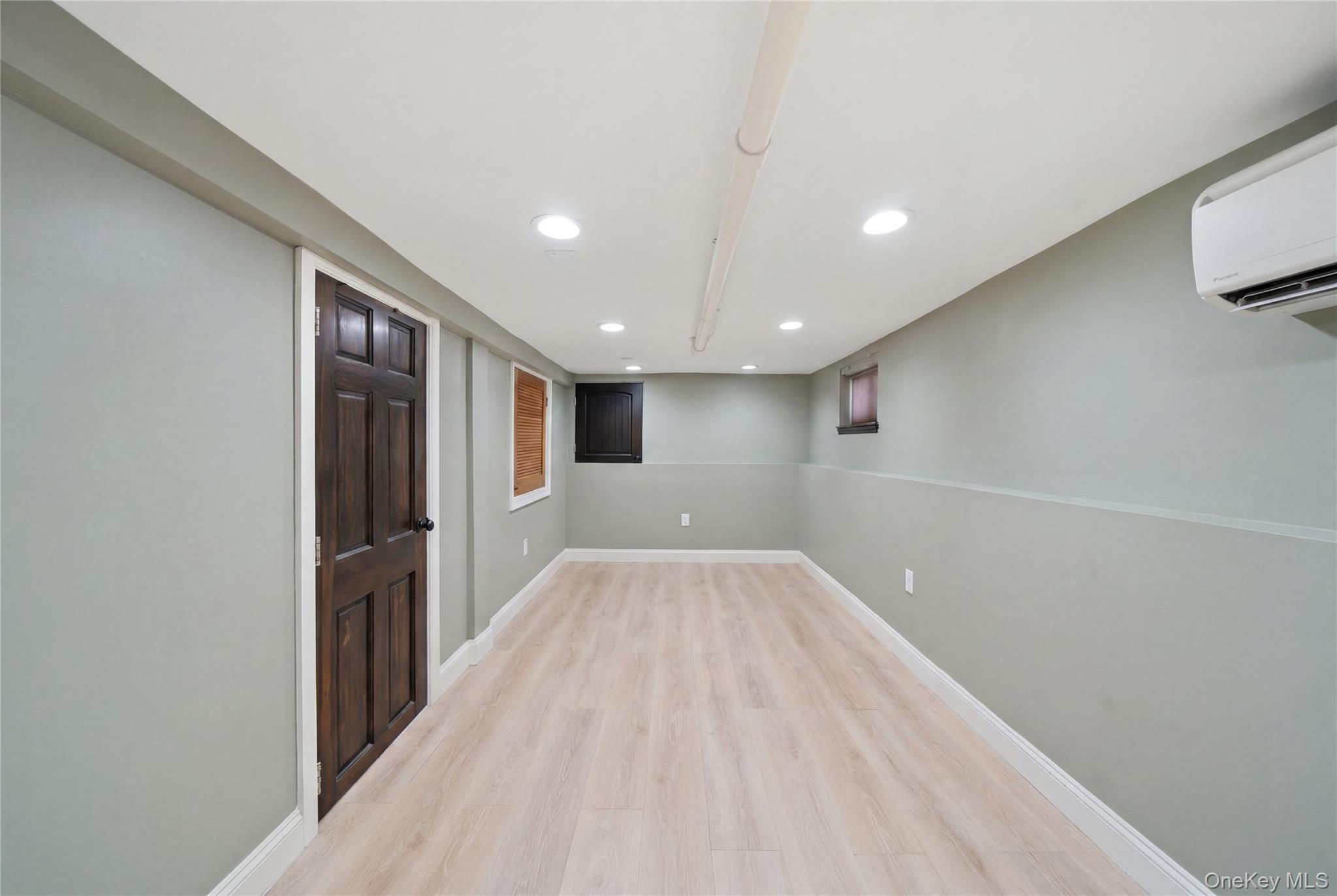 Single Family Pleasantview Street Queens, NY 11379, MLS-1024011-12