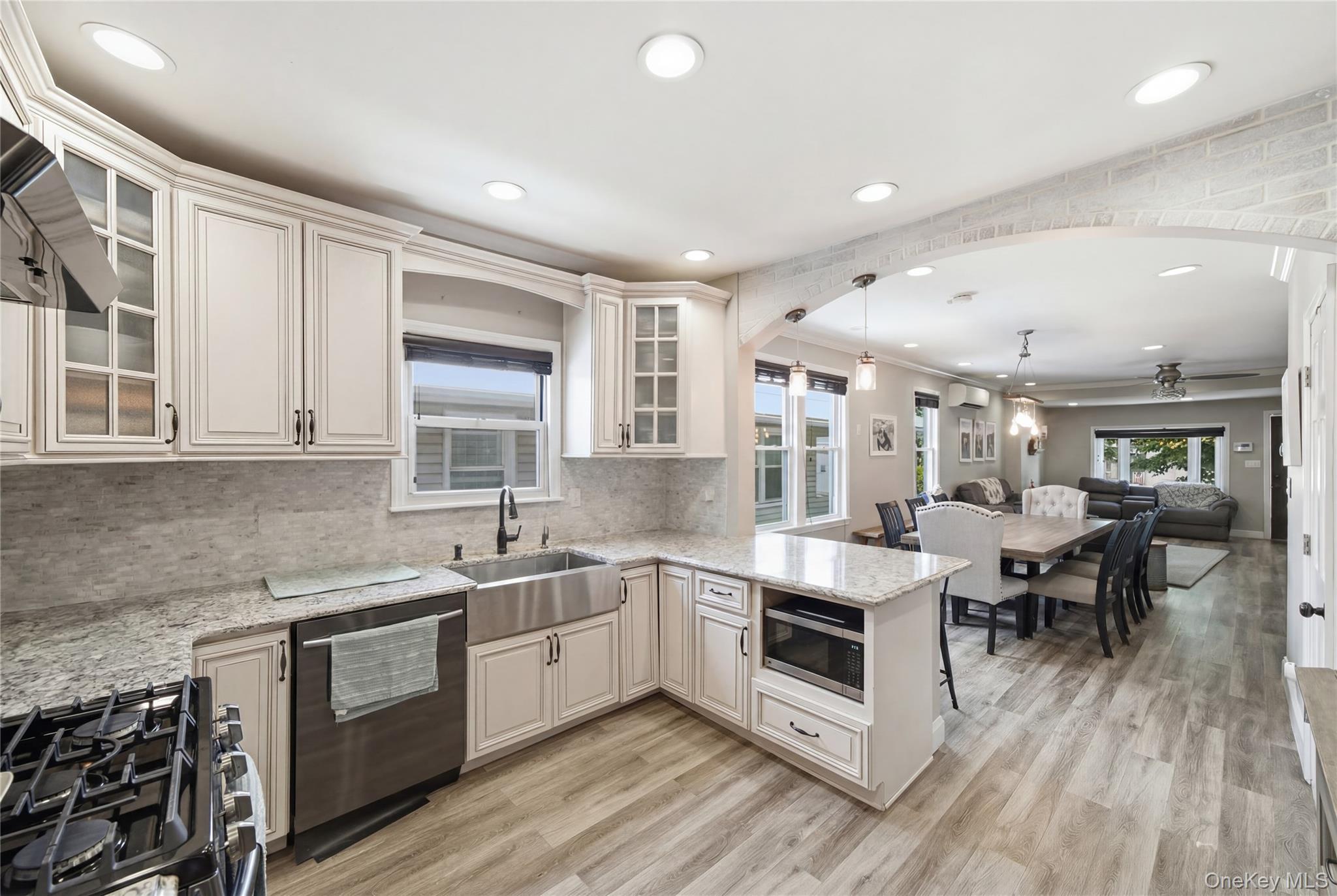 Single Family Pleasantview Street Queens, NY 11379, MLS-1024011-7
