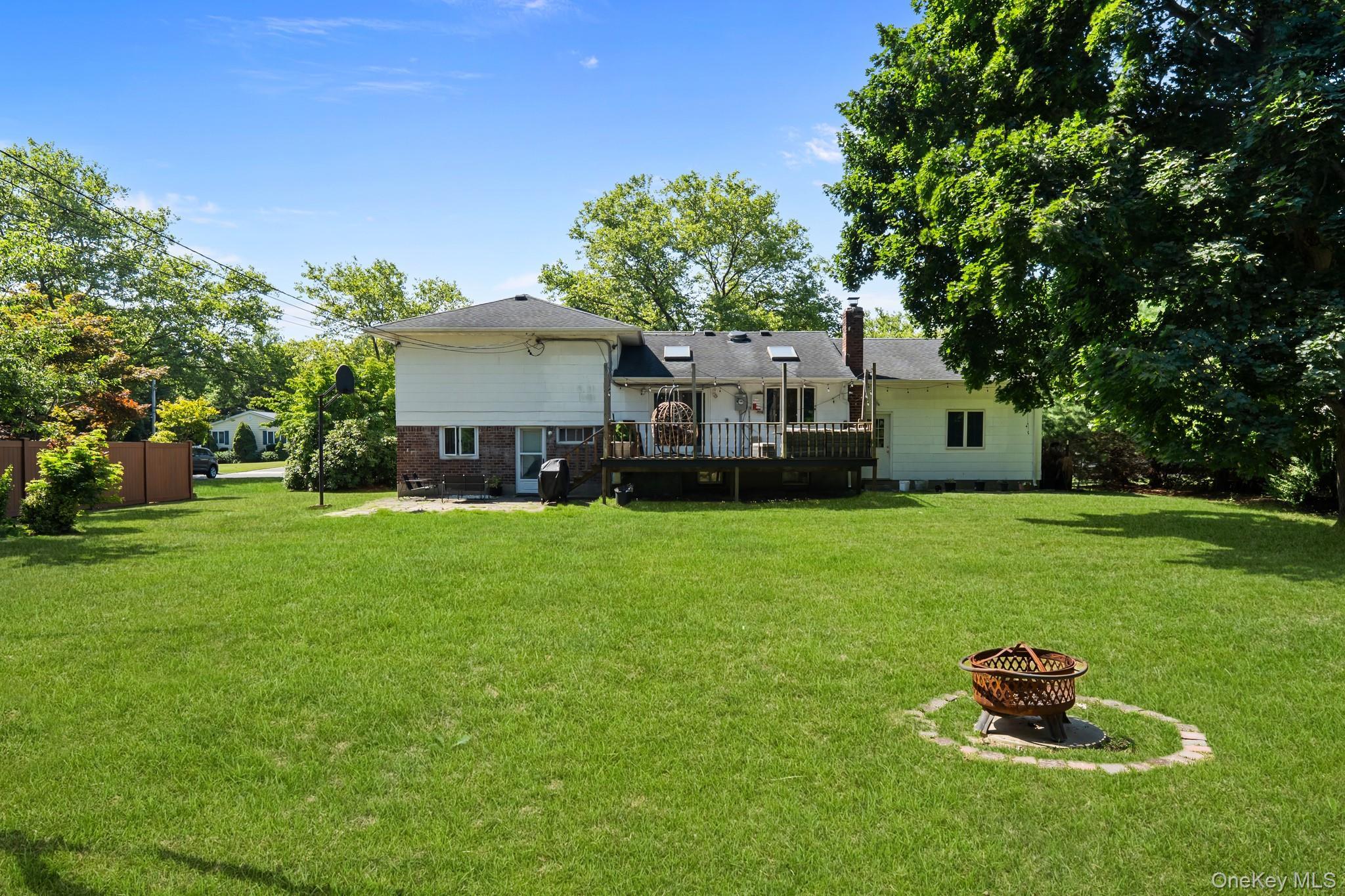 Single Family Tinton Place Suffolk County, NY 11731, MLS-1024025-27