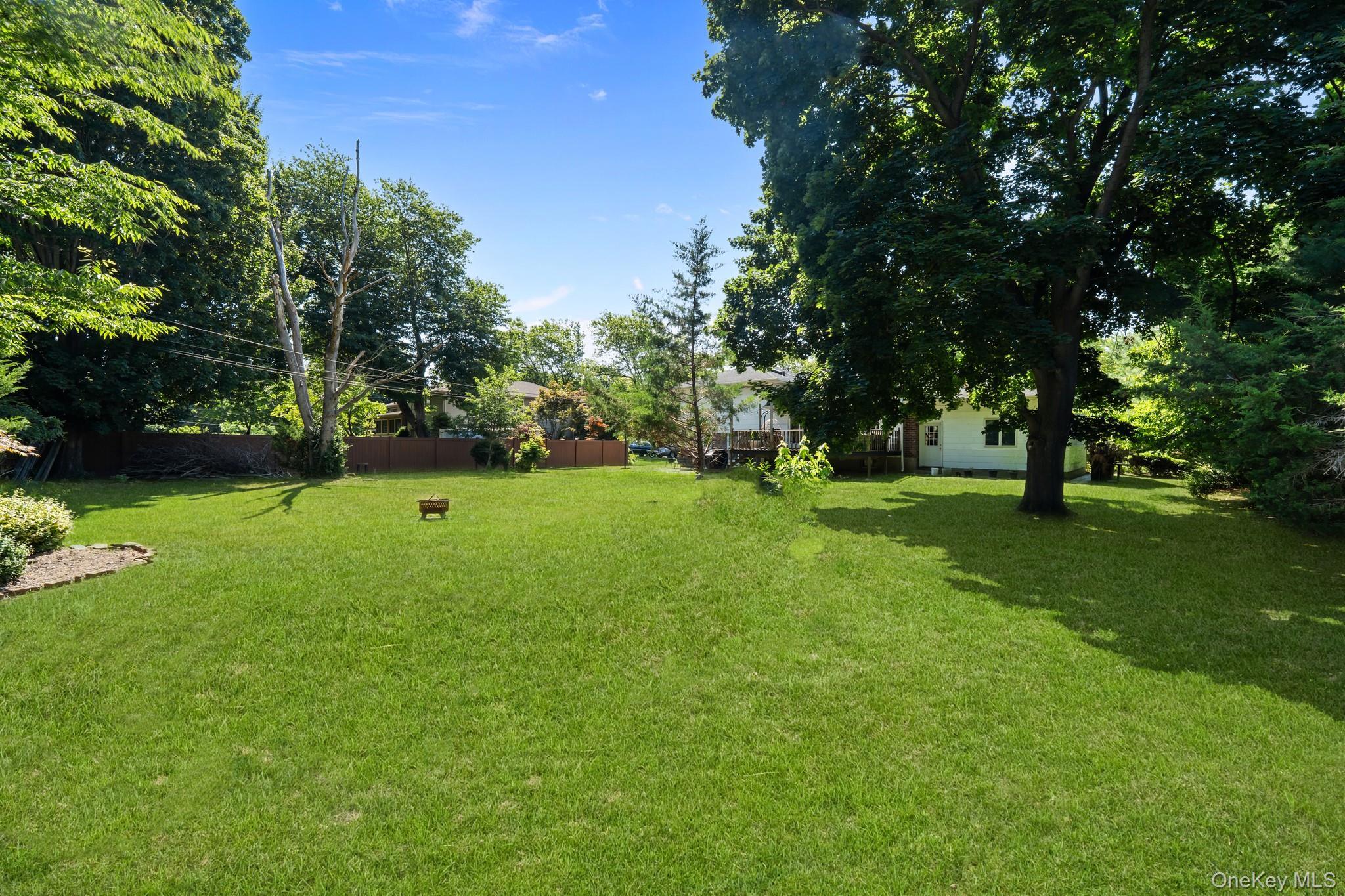 Single Family Tinton Place Suffolk County, NY 11731, MLS-1024025-28