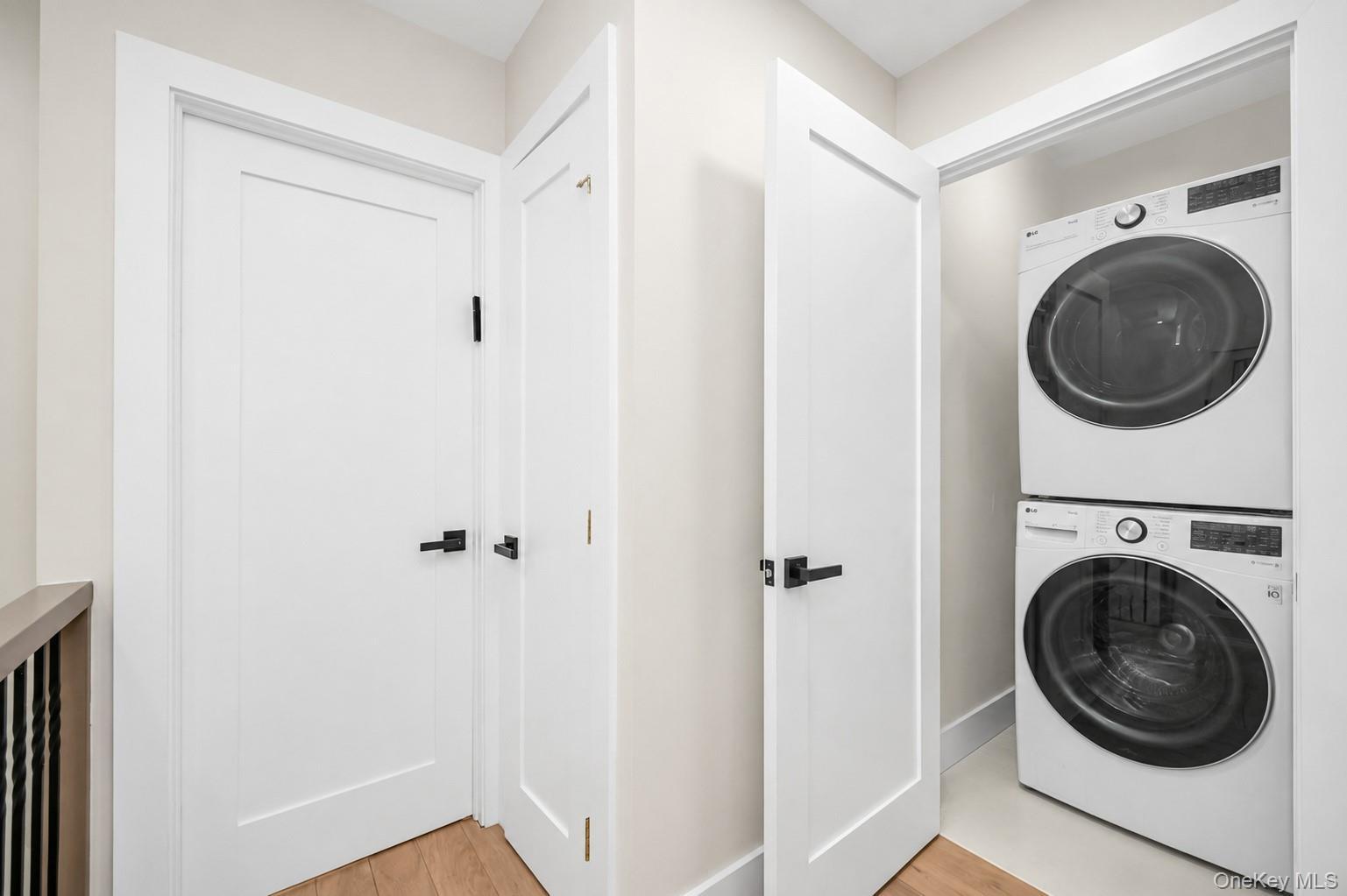 Single Family Vleigh Place  Queens, NY 11367, MLS-1024040-16