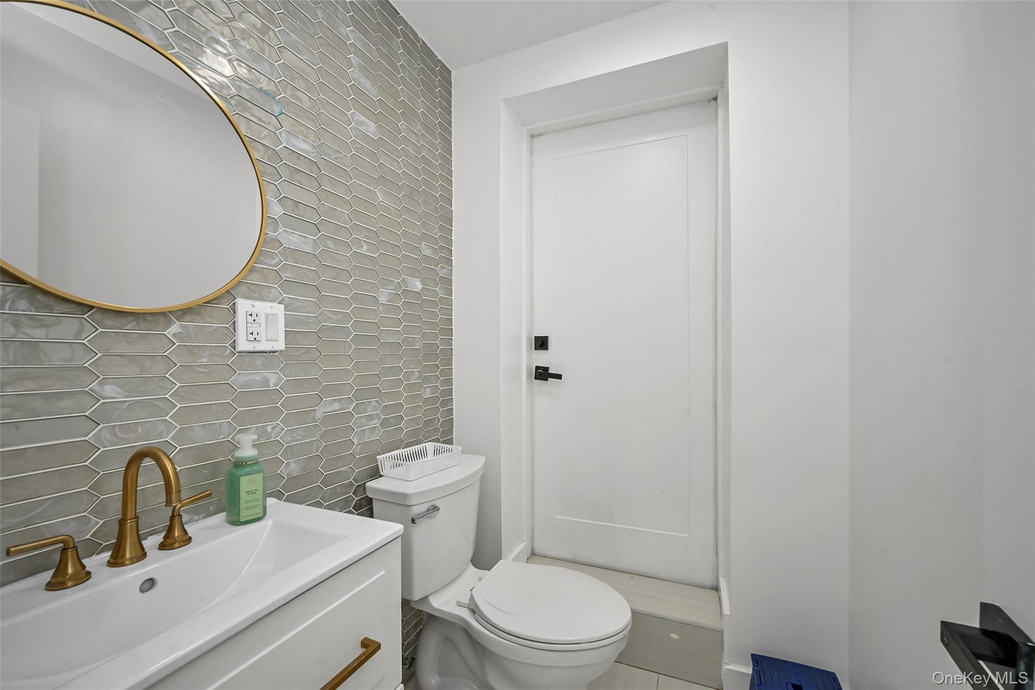 Single Family Vleigh Place  Queens, NY 11367, MLS-1024040-8