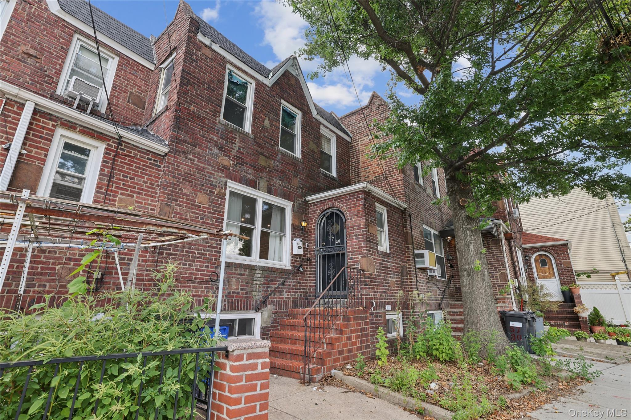Single Family Mazeau Street Queens, NY 11378, MLS-1024045-3