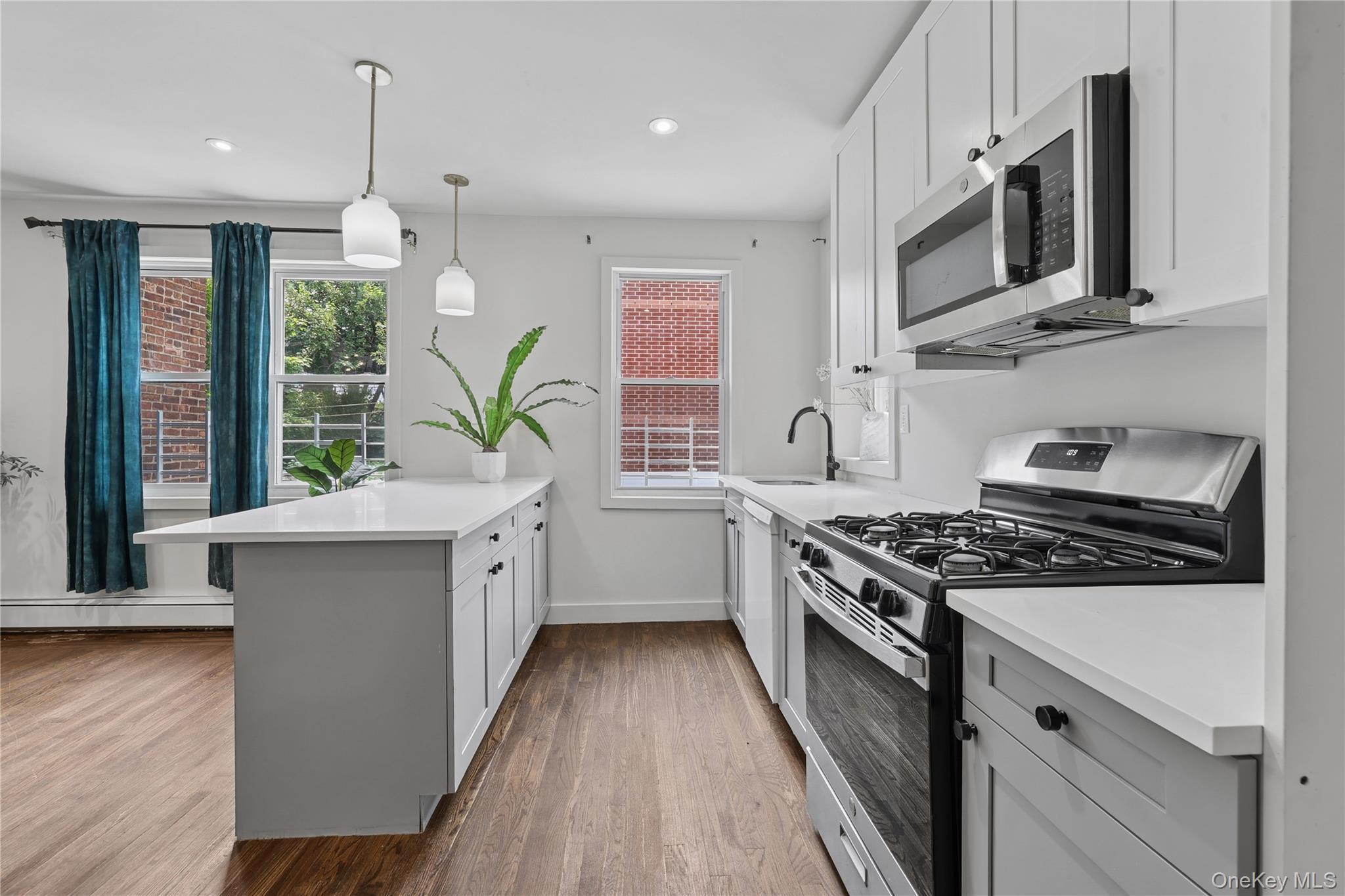 Single Family Mazeau Street Queens, NY 11378, MLS-1024045-7