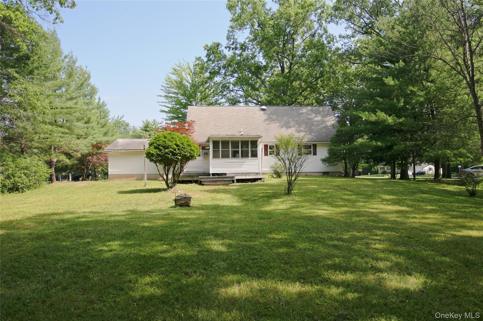Single Family Elizabeth Drive Dutchess County, NY 12583, MLS-1024067-3