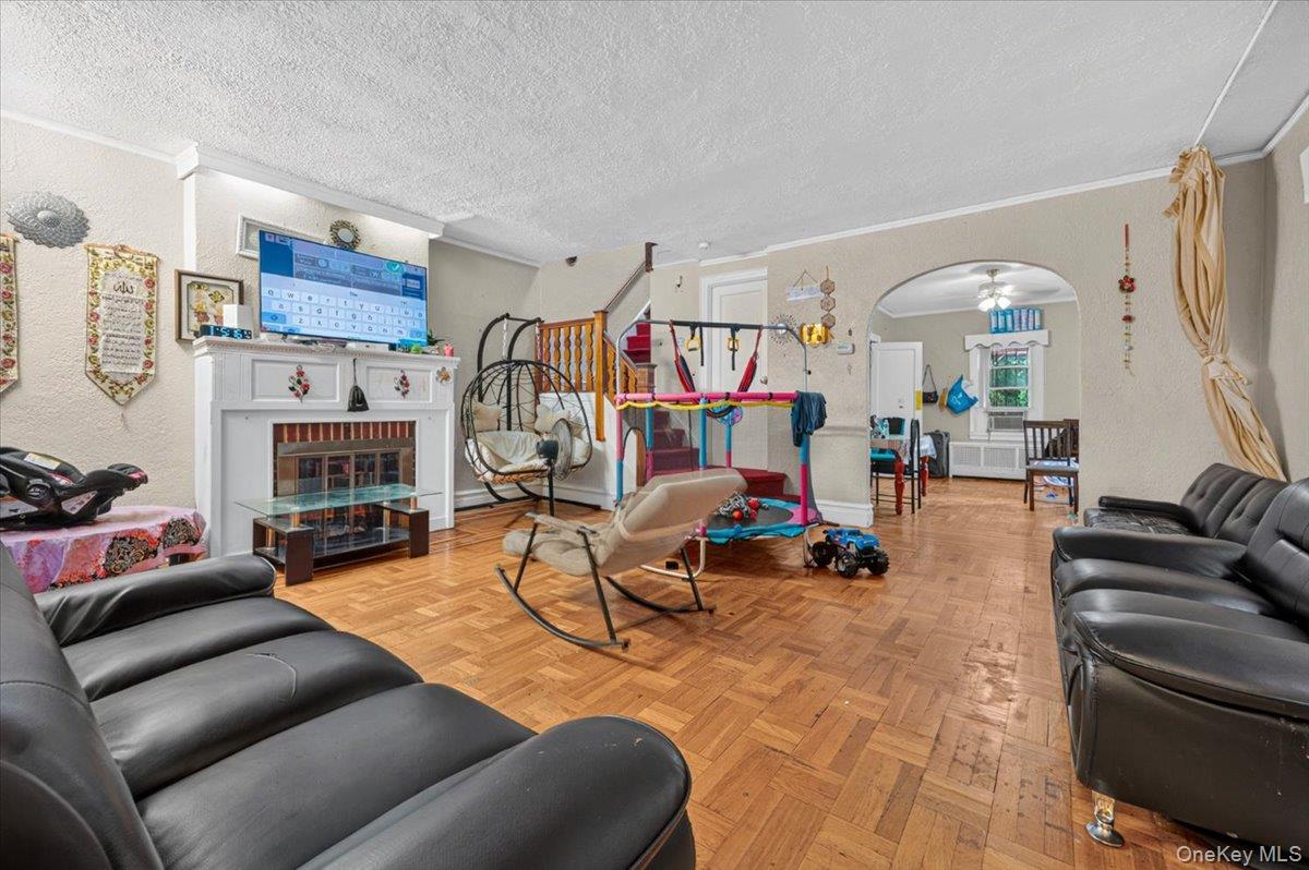 Single Family Fish Avenue  Bronx, NY 10469, MLS-1024078-17