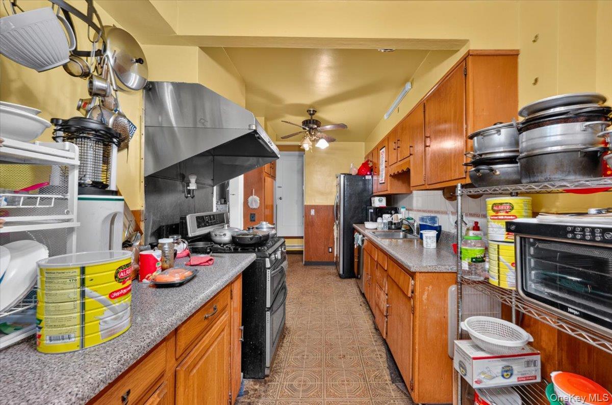 Single Family Fish Avenue  Bronx, NY 10469, MLS-1024078-21