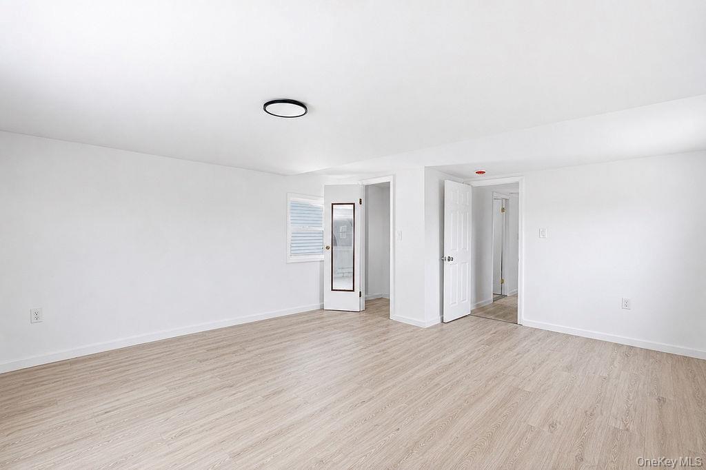 Single Family Broadway Queens, NY 11414, MLS-1024113-17