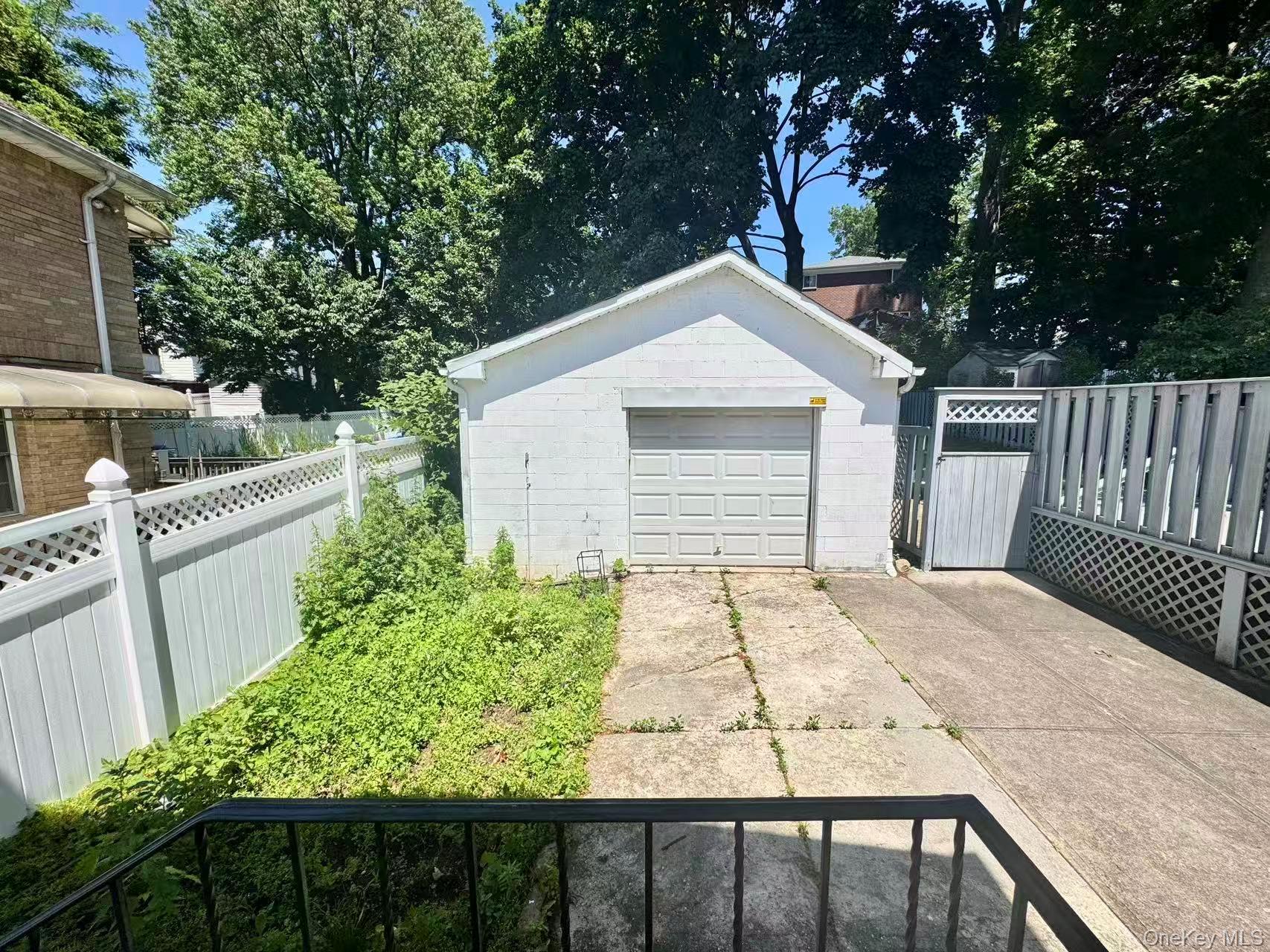 Single Family 249th Street  Queens, NY 11363, MLS-1024131-24