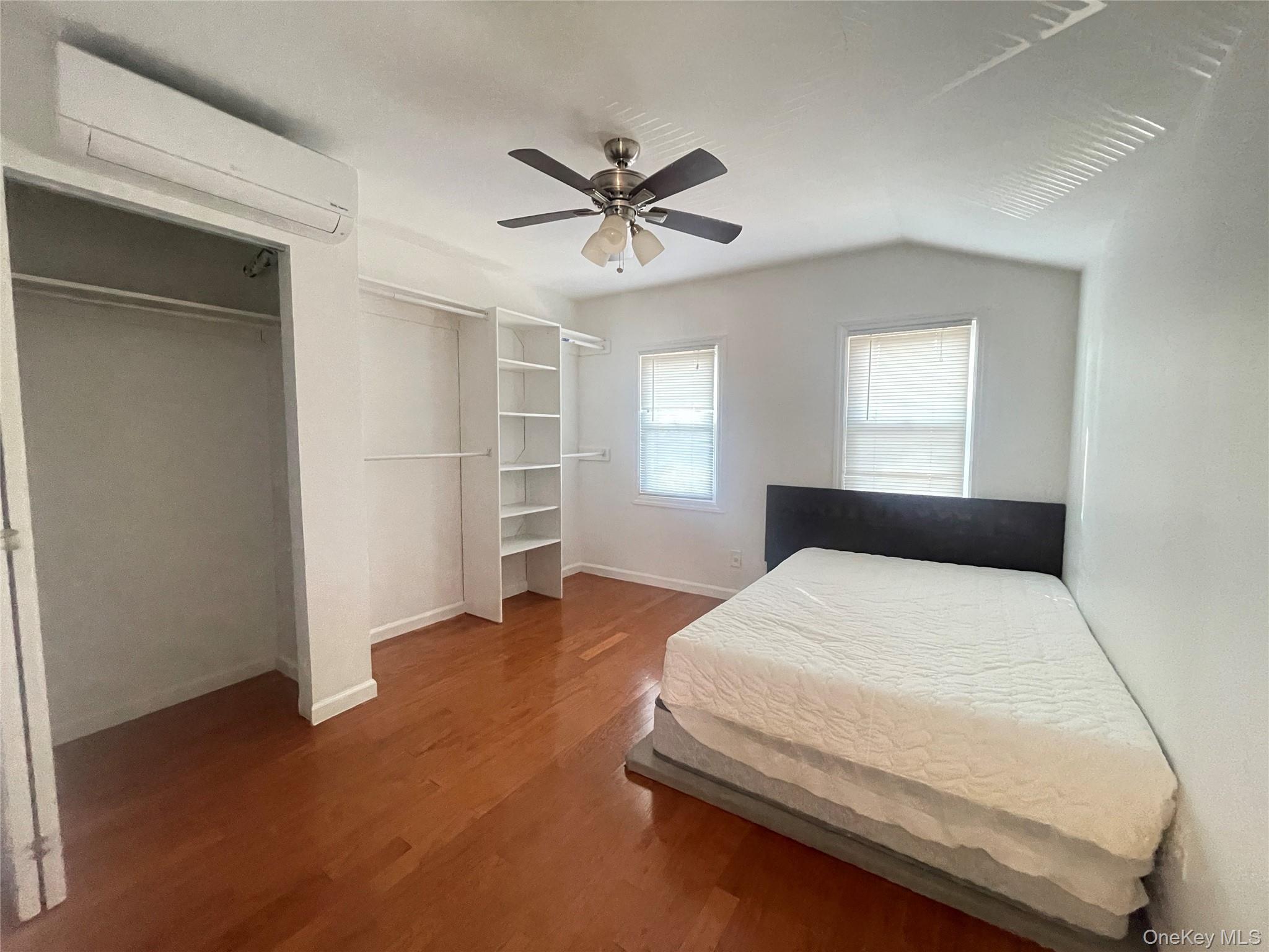 Single Family 249th Street  Queens, NY 11363, MLS-1024131-6