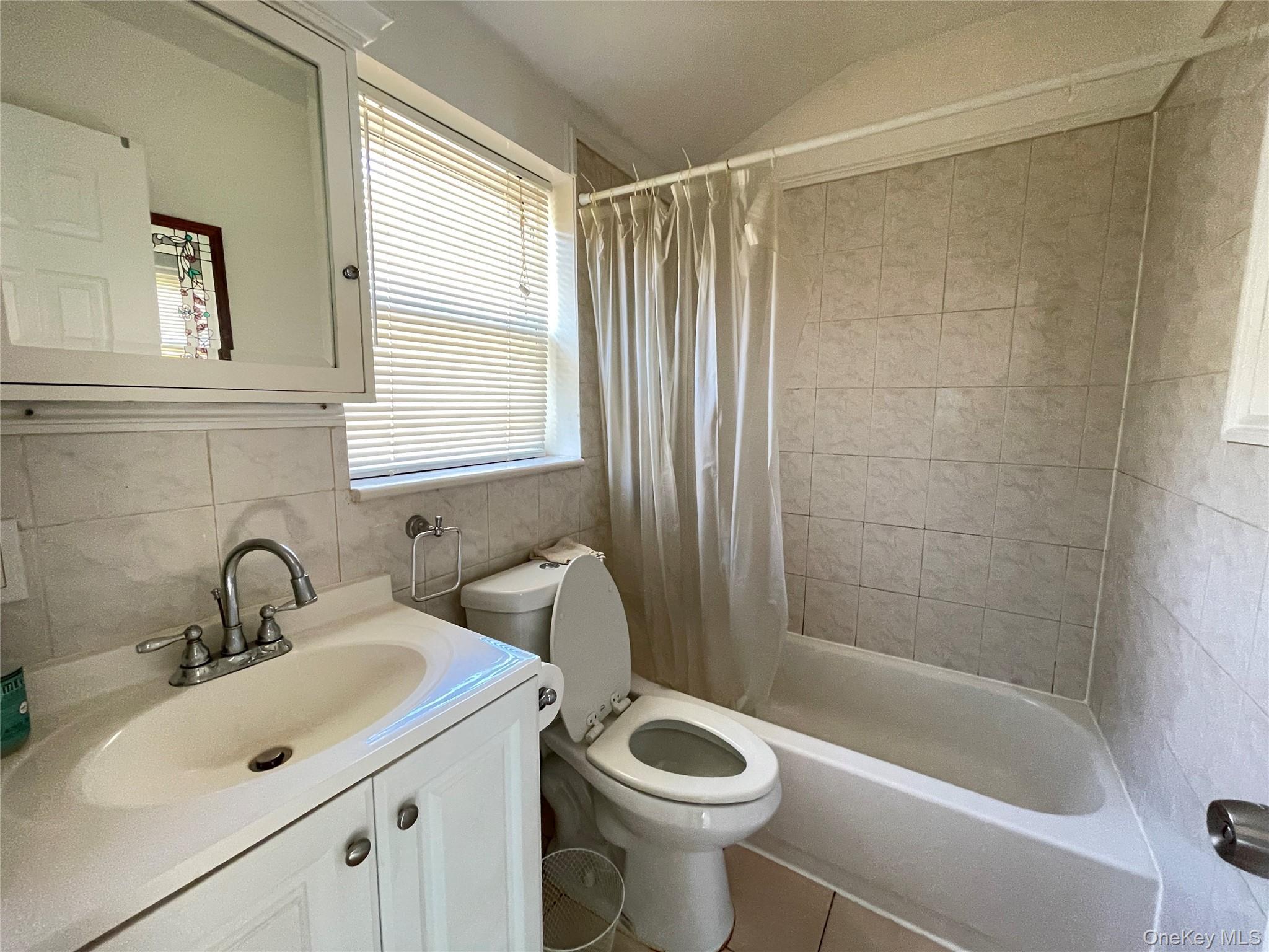 Single Family 249th Street  Queens, NY 11363, MLS-1024131-7