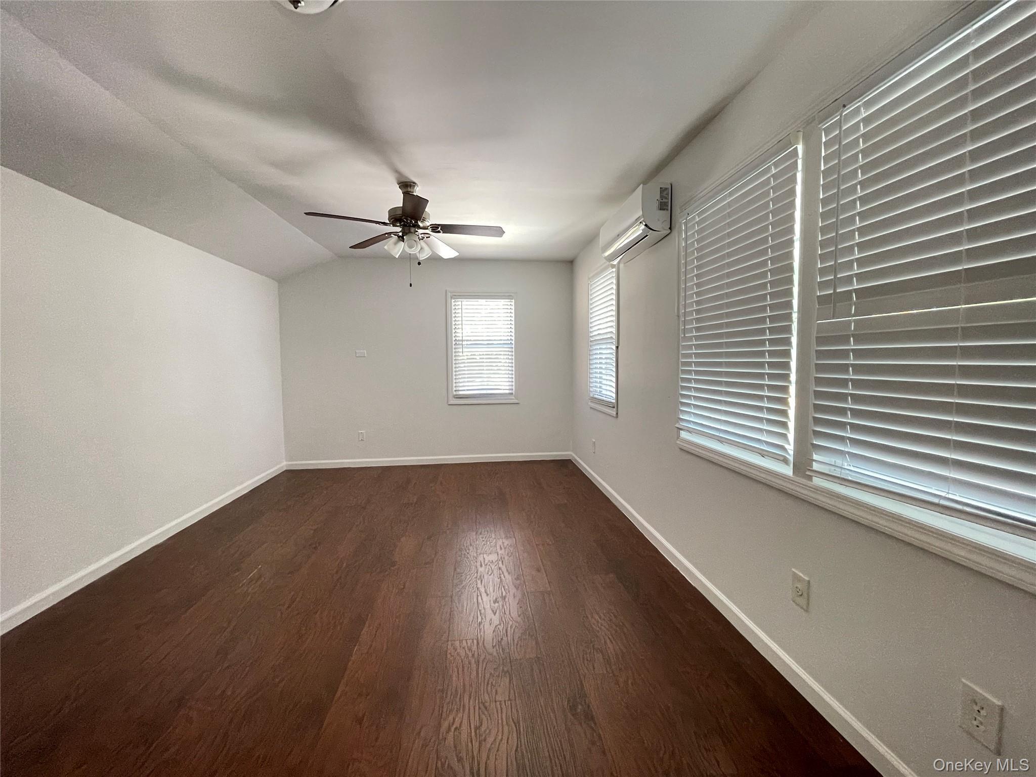 Single Family 249th Street  Queens, NY 11363, MLS-1024131-8