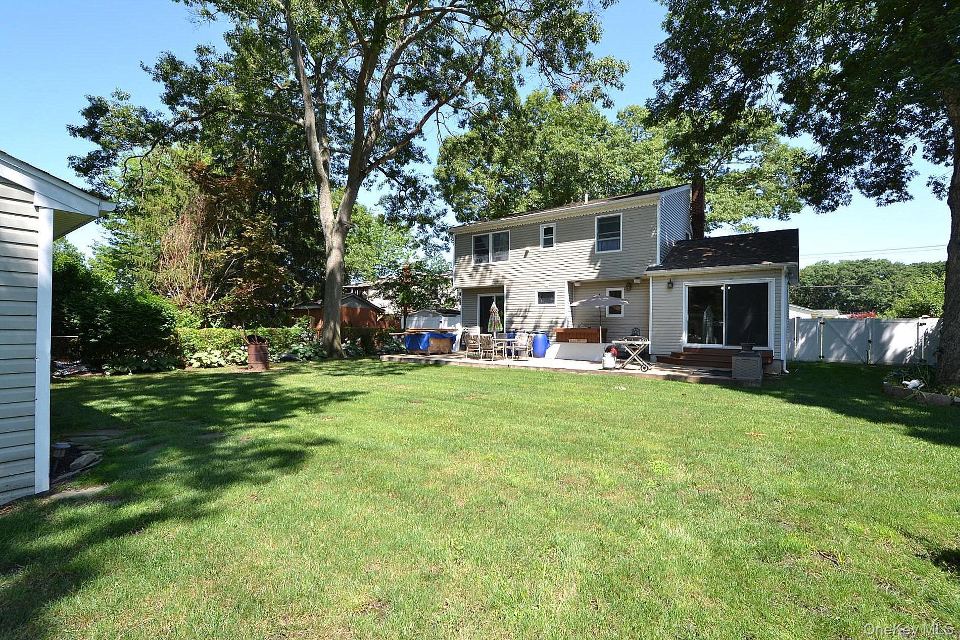 Single Family Stahley Street Suffolk County, NY 11717, MLS-1024146-19