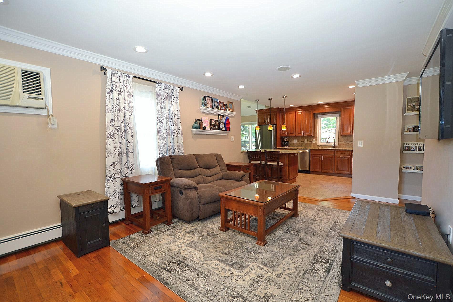 Single Family Stahley Street Suffolk County, NY 11717, MLS-1024146-4