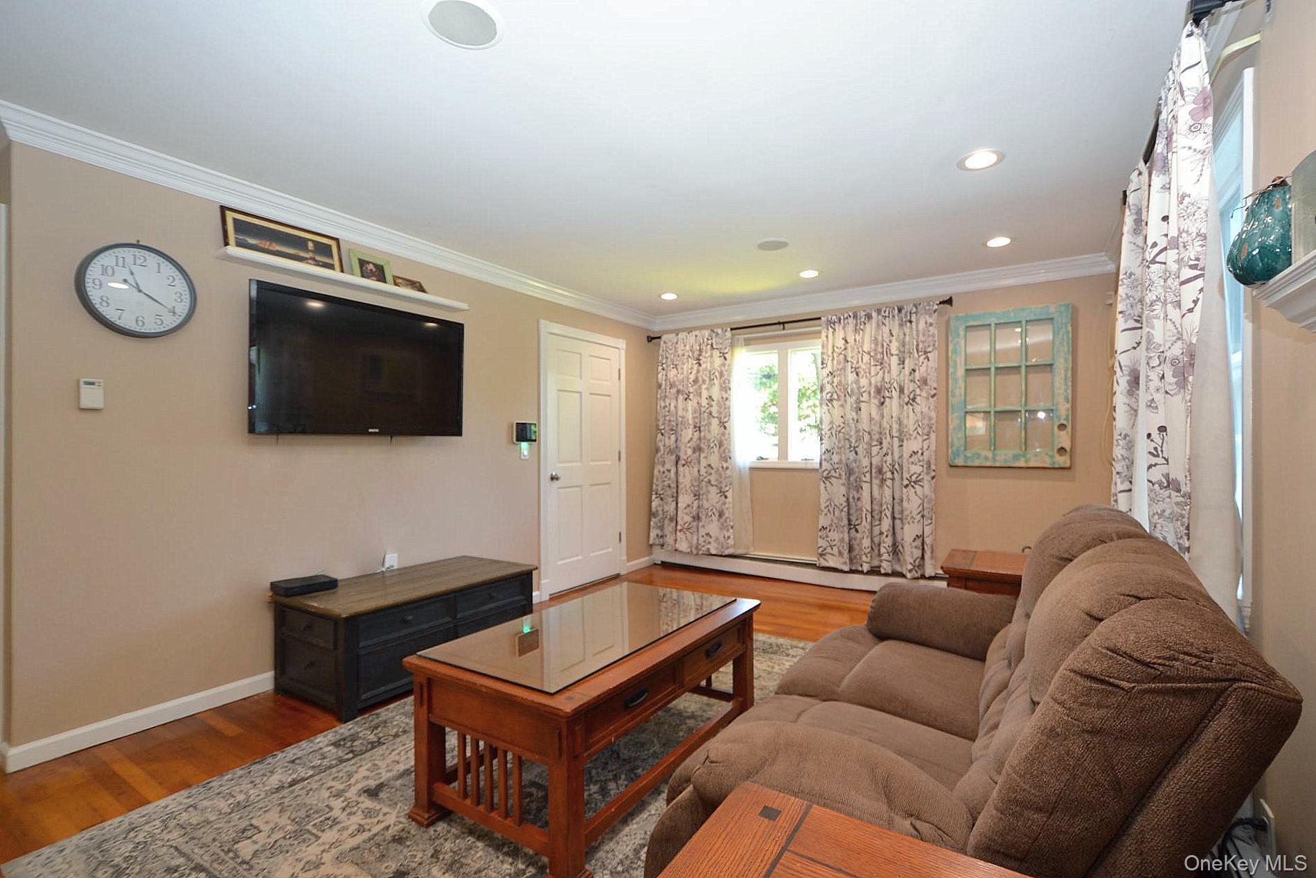 Single Family Stahley Street Suffolk County, NY 11717, MLS-1024146-5
