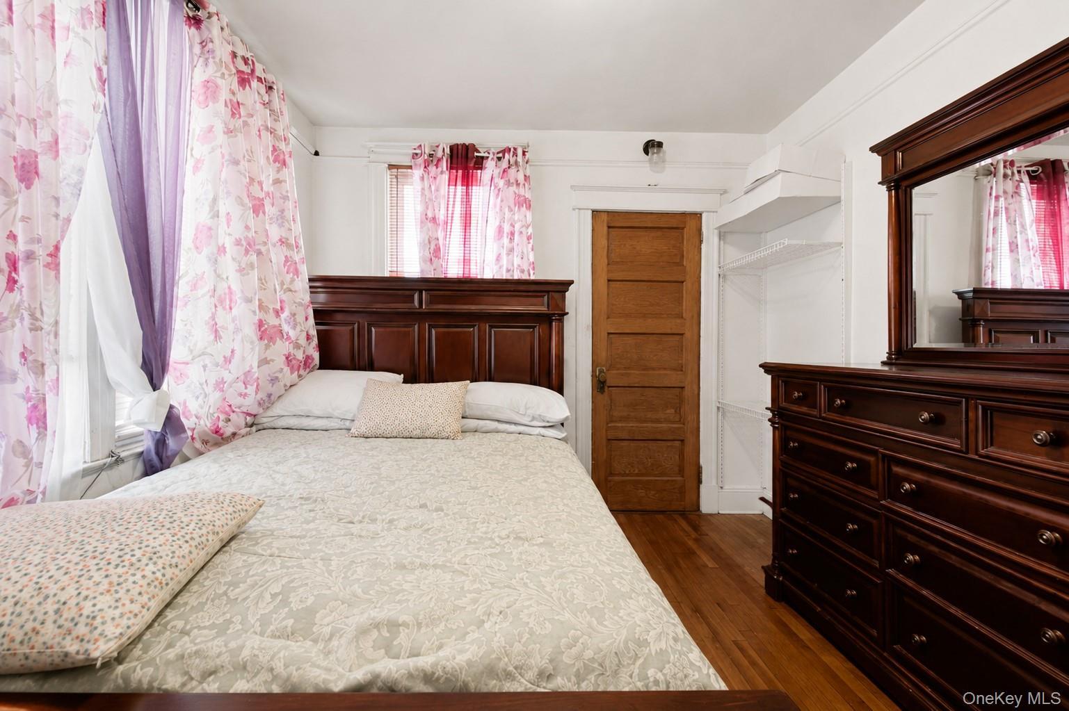 Single Family E 224th Street Bronx, NY 10466, MLS-1024200-12
