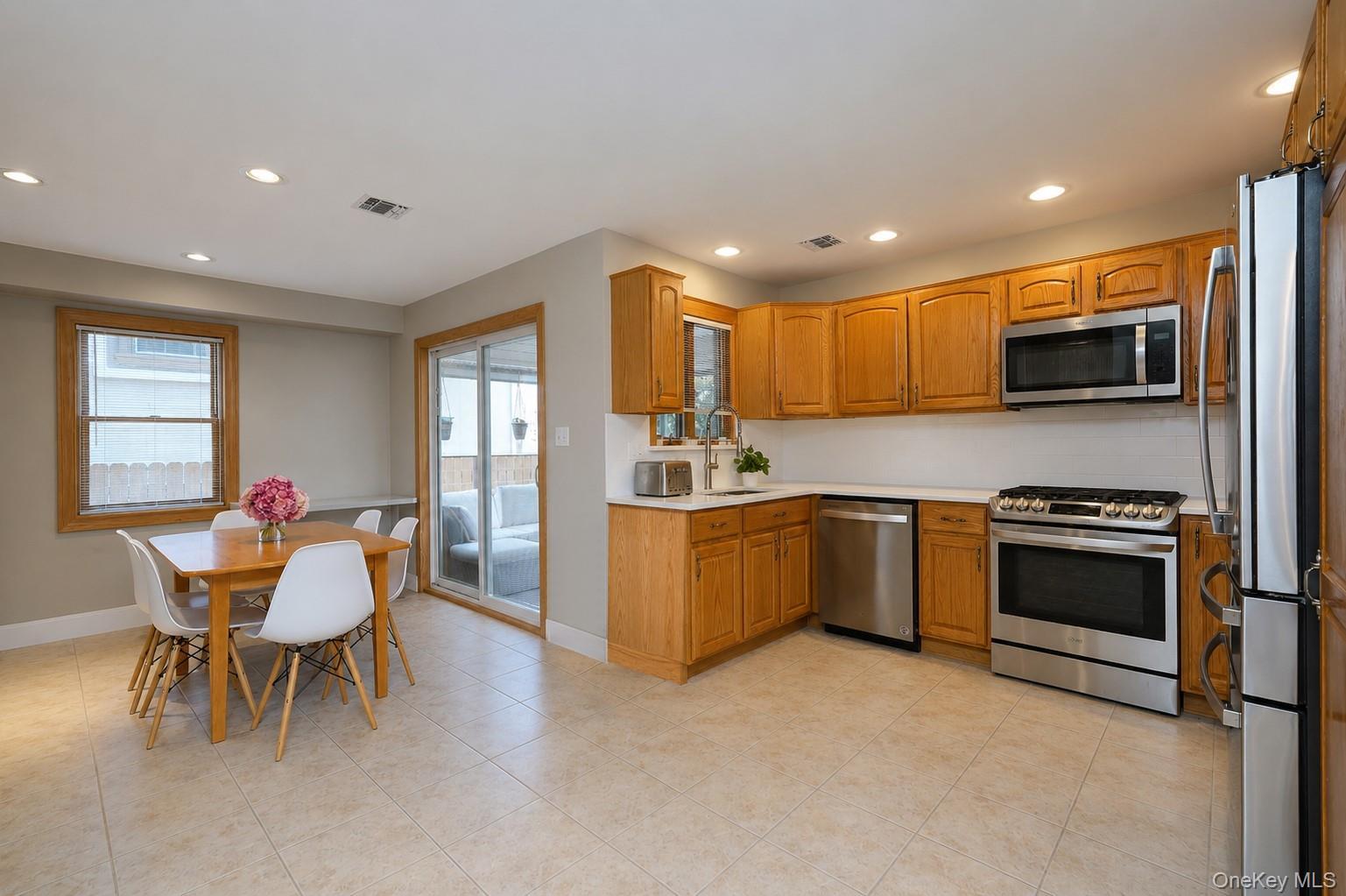 Single Family Reid Ave Staten Island, NY 10305, MLS-1024207-11