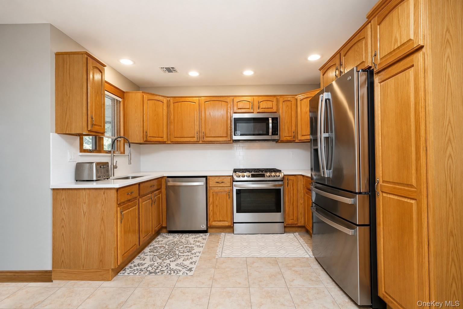 Single Family Reid Ave Staten Island, NY 10305, MLS-1024207-12