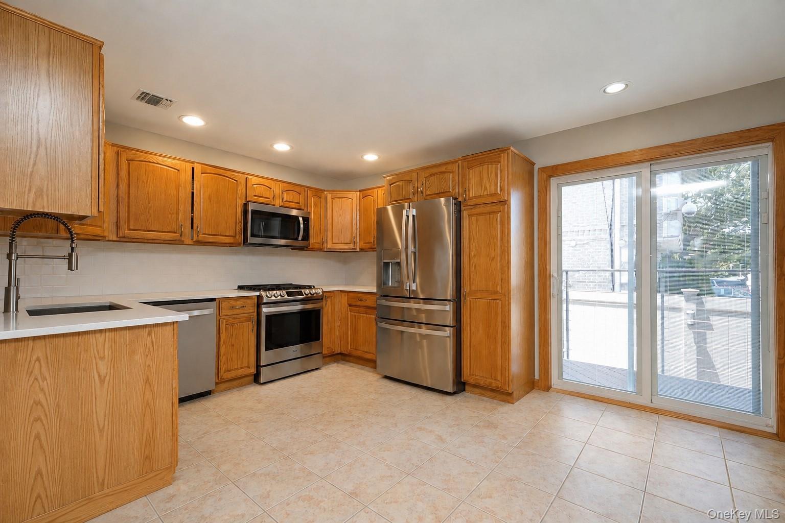 Single Family Reid Ave Staten Island, NY 10305, MLS-1024207-14